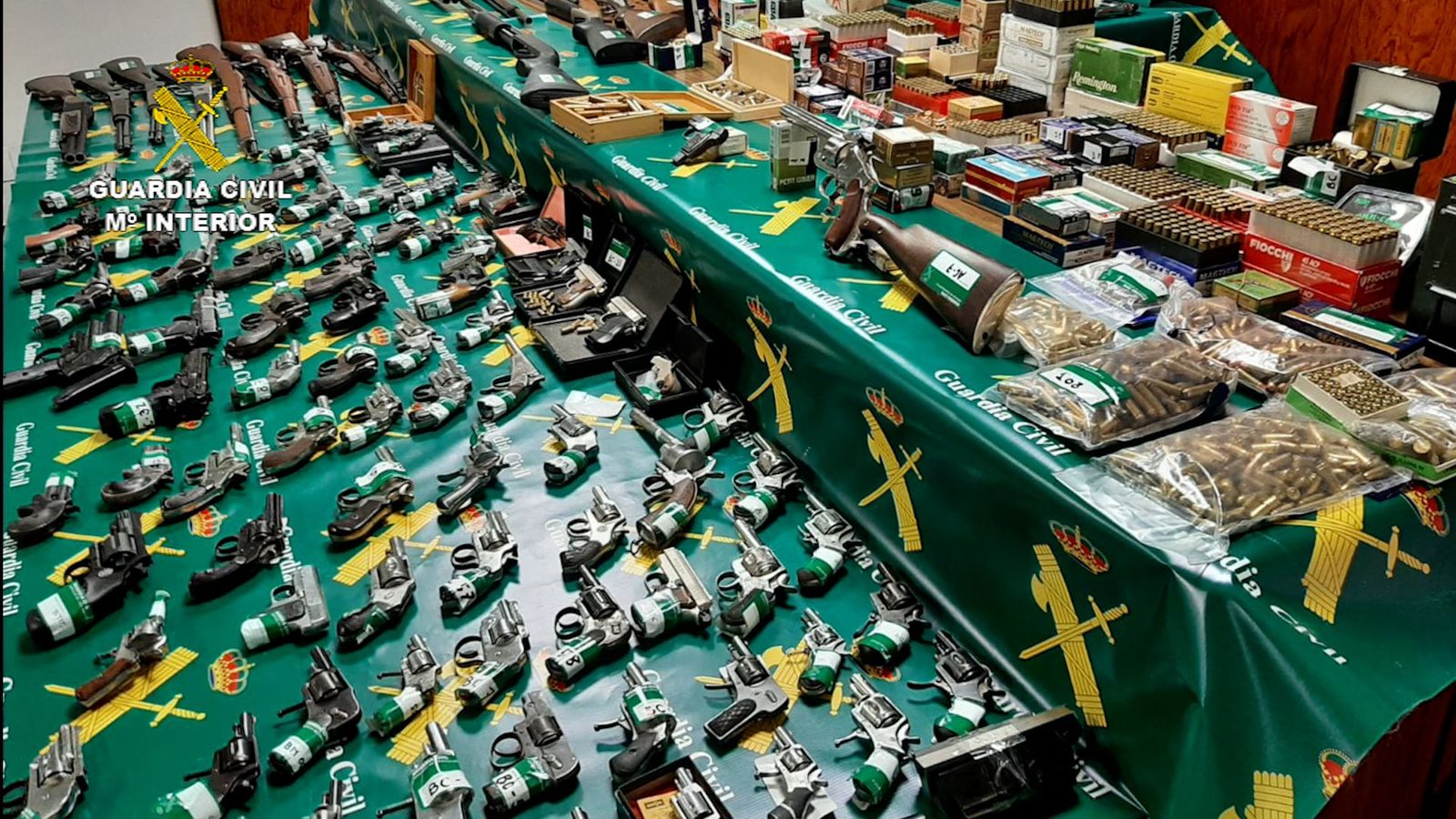Armas y munición incautada en el marco de la Operación 'Sayal'. Foto: GC