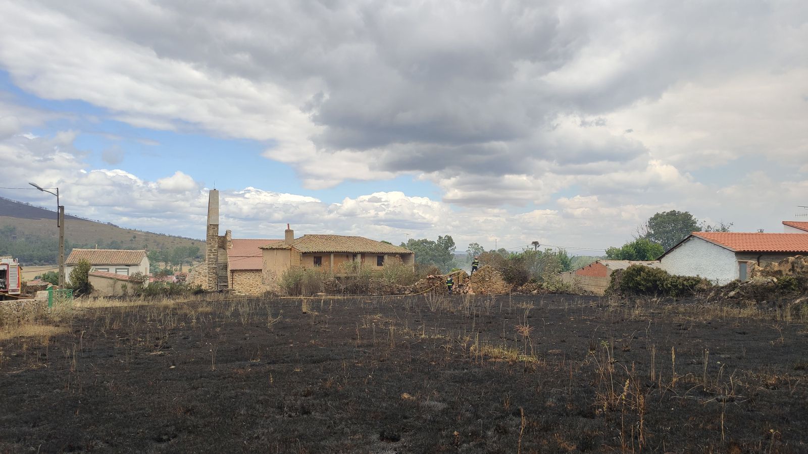 las-desoladoras-imagenes-de-la-sierra-de-la-culebra-tras-el-incendio-2