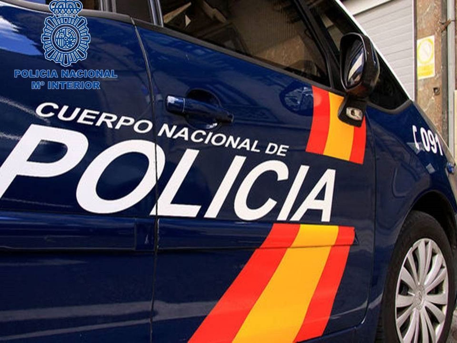 Vehículo de la Policía Nacional. Vehículo de la Policía Nacional.