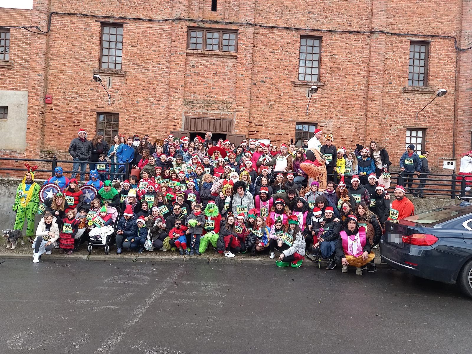 Participantes de la San Silvestre de Corrales del Vino.
