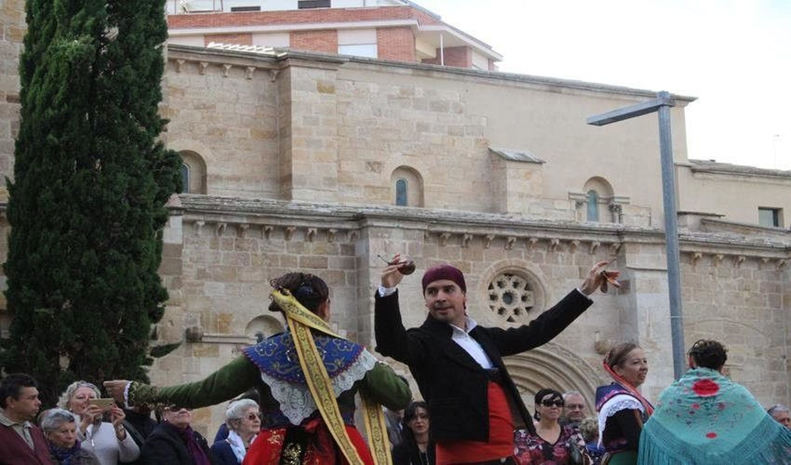 La Morana pasea la tradición en el último día de las fiestas