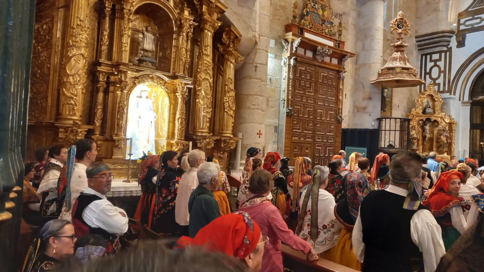 Misa Tradicional Zamorana en la iglesia de San Ildefonso