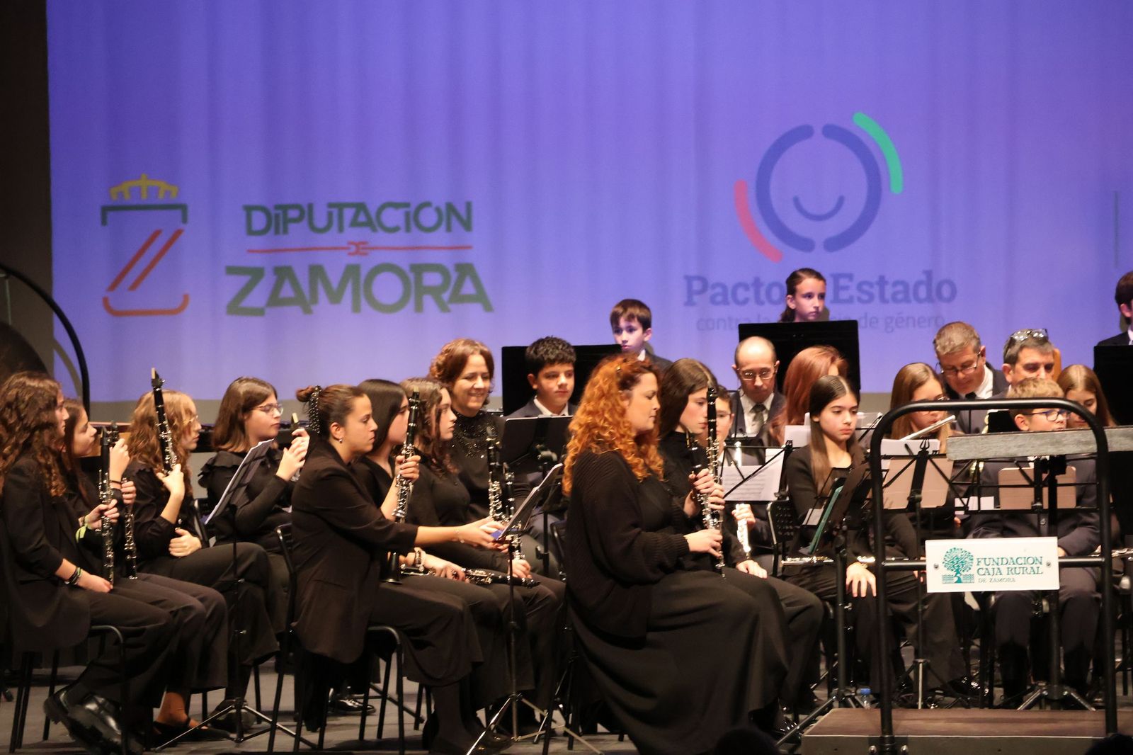 Concierto contra la Violencia de Género en el Ramos Carrión (12).JPG