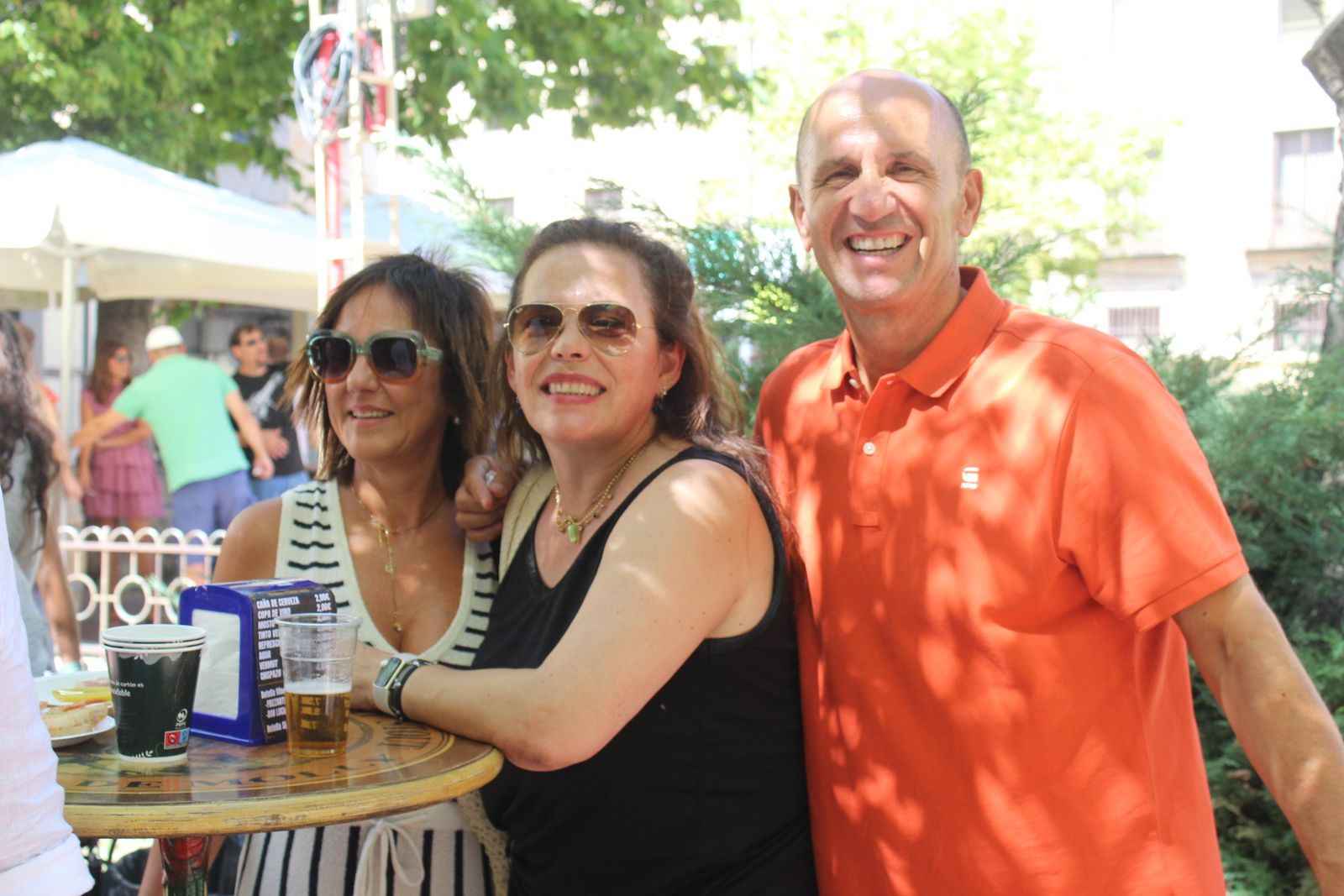 Ambiente en la Feria de Día en el mediodía de este sábado
