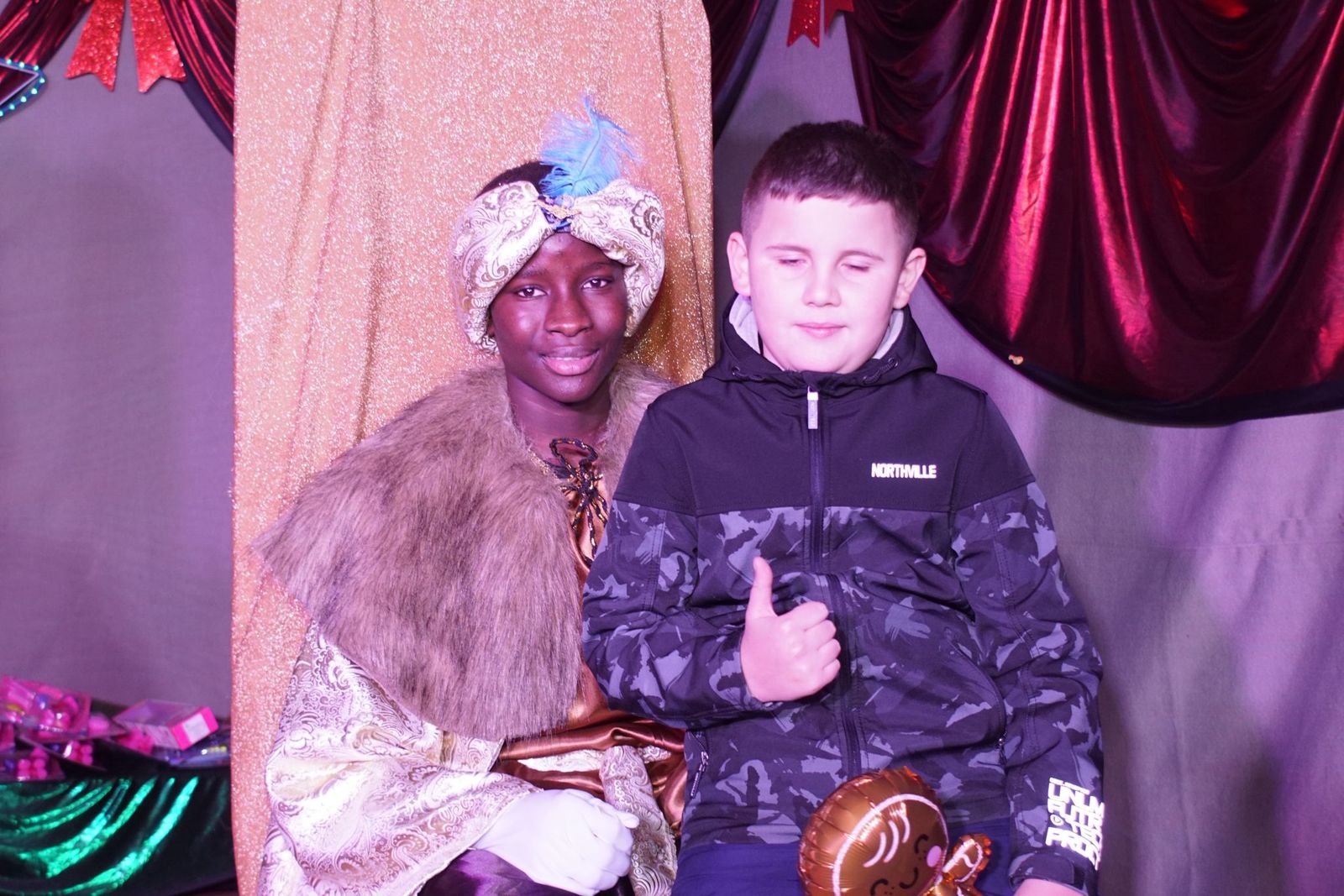 Los Reyes Magos reciben las cartas de los niños de El Encinar