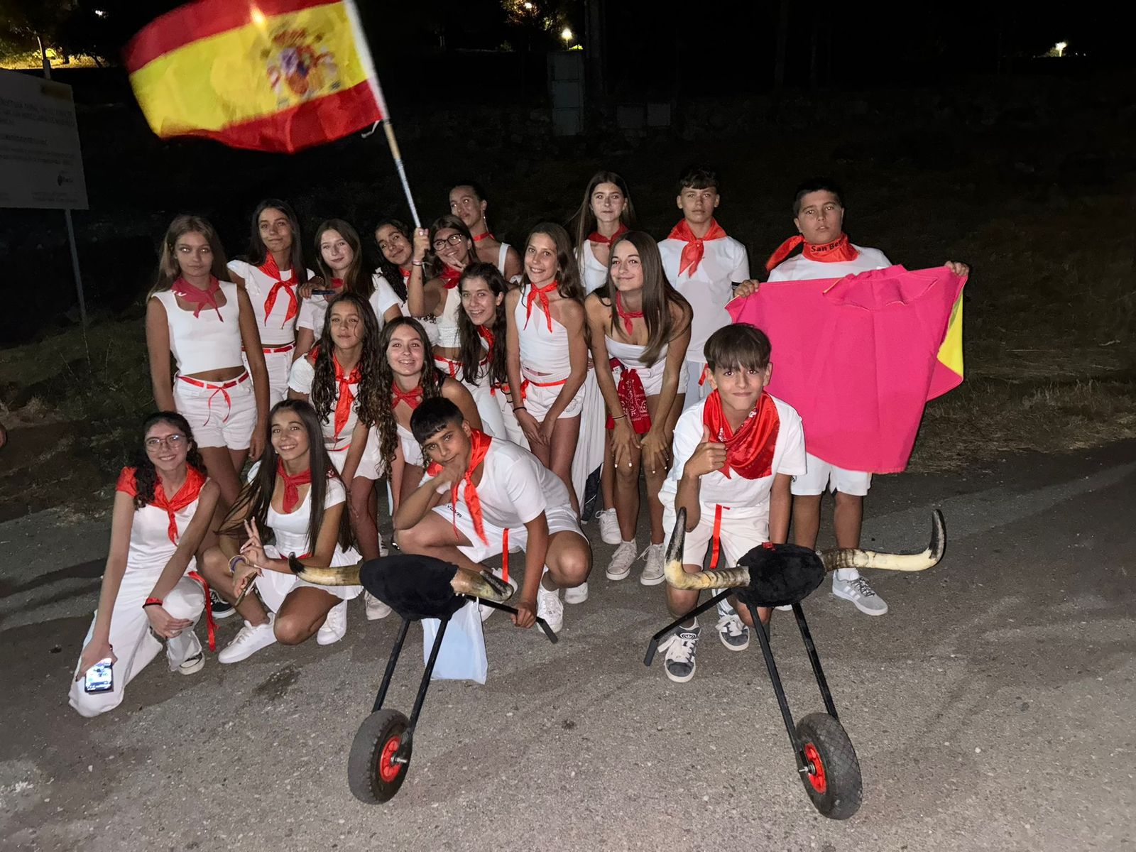 Desfile de peñas en Masueco 2025