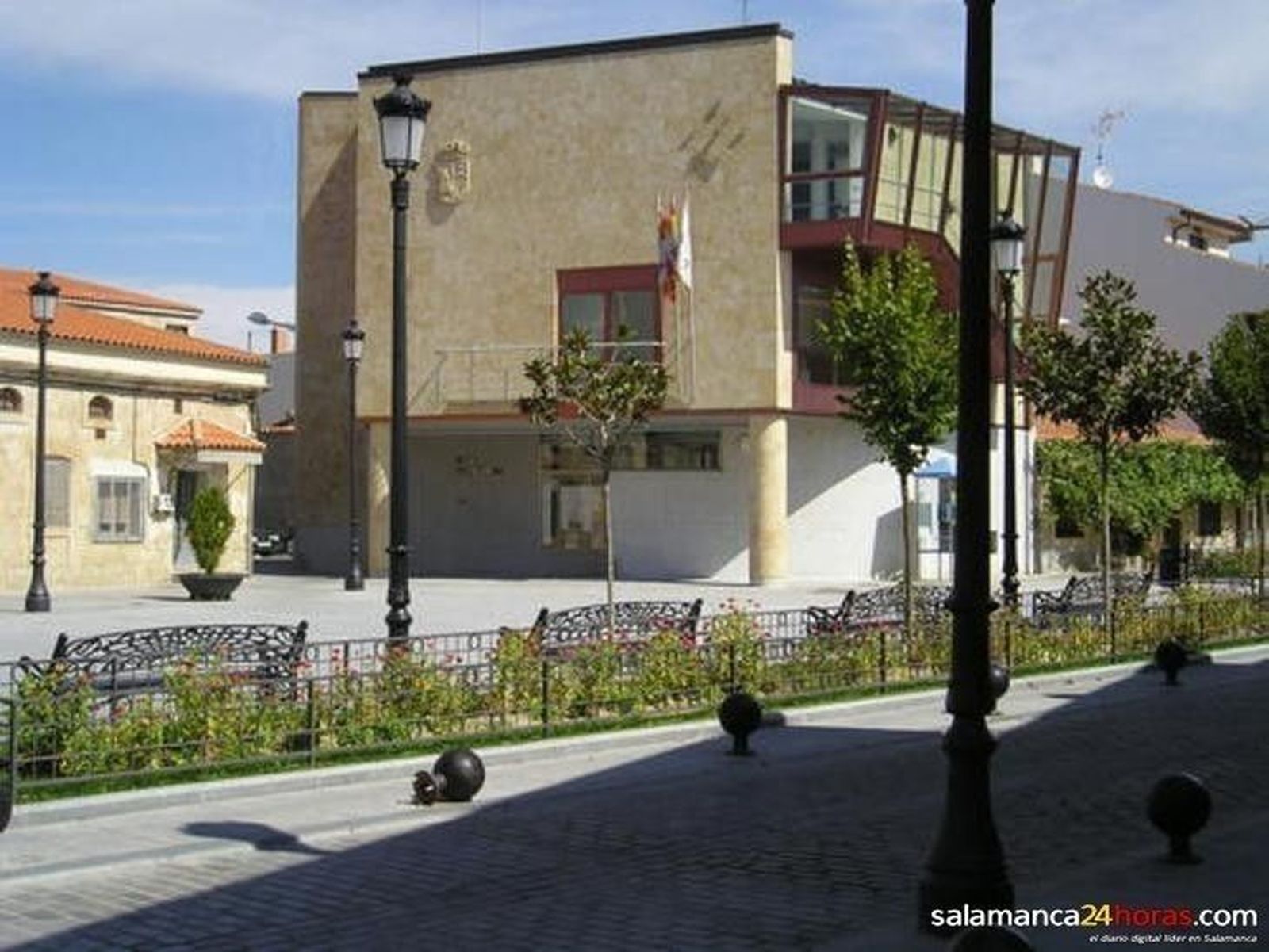 Aprobada la creación de dos bolsas de trabajo para contratar jardinero y peón de jardinería