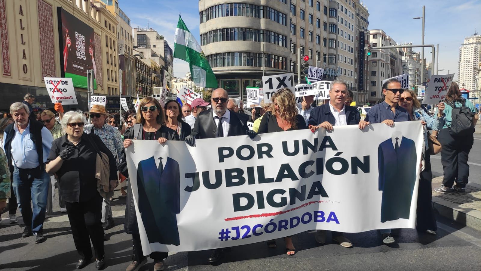 Manifestación en Madrid para exigir la aprobación de la "Pasarela 1x1"