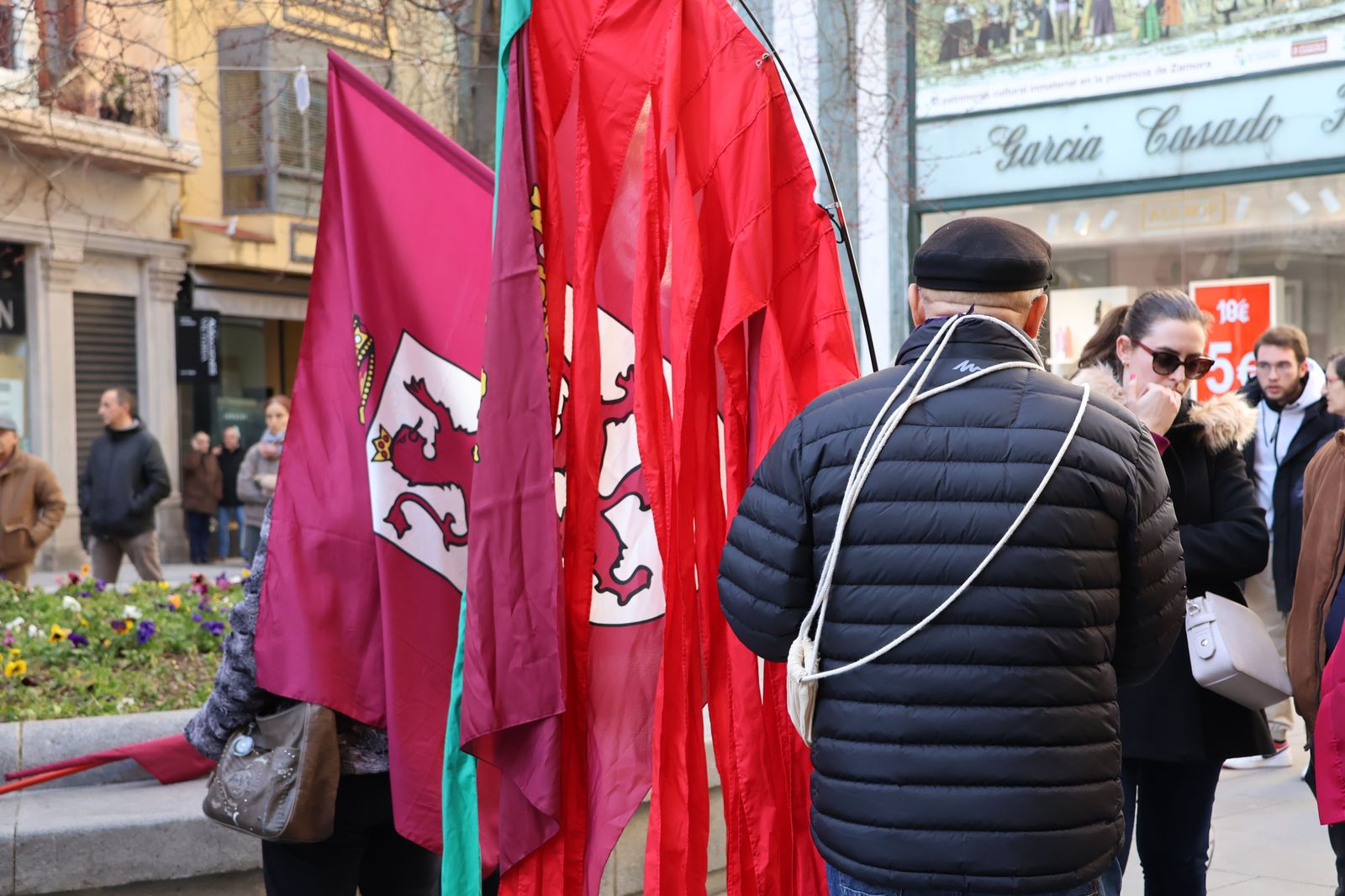 Concentración en la Plaza Sagasta (12)