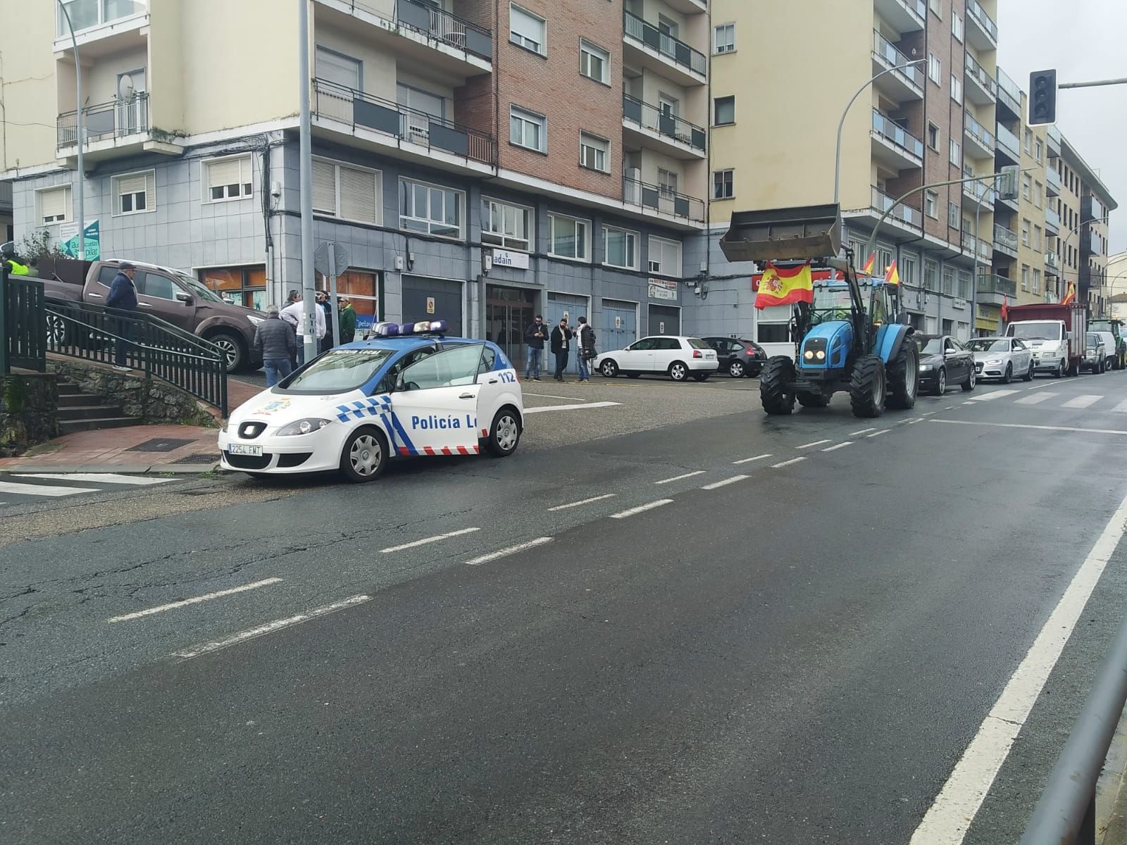 bejar-acoge-una-marcha-lenta-de-tractores-en-protesta-por-los-saneamientos-6