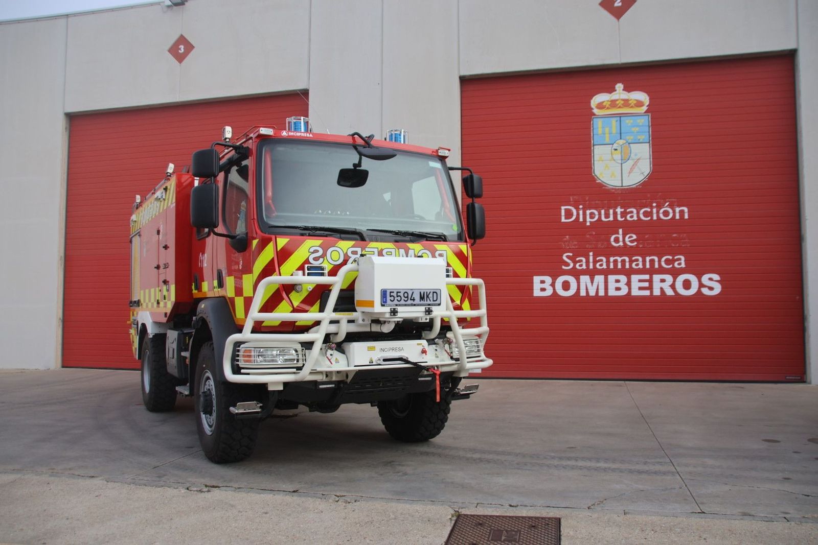 Presentación de dos camiones autobombas forestales para el Servicio de Prevención, Extinción de incendios y Salvamento de la Diputación de Salamanca Presentación de dos camiones autobombas forestales para el Servicio de Prevención, Extinción de incendios y Salvamento de la Diputación de Salamanca