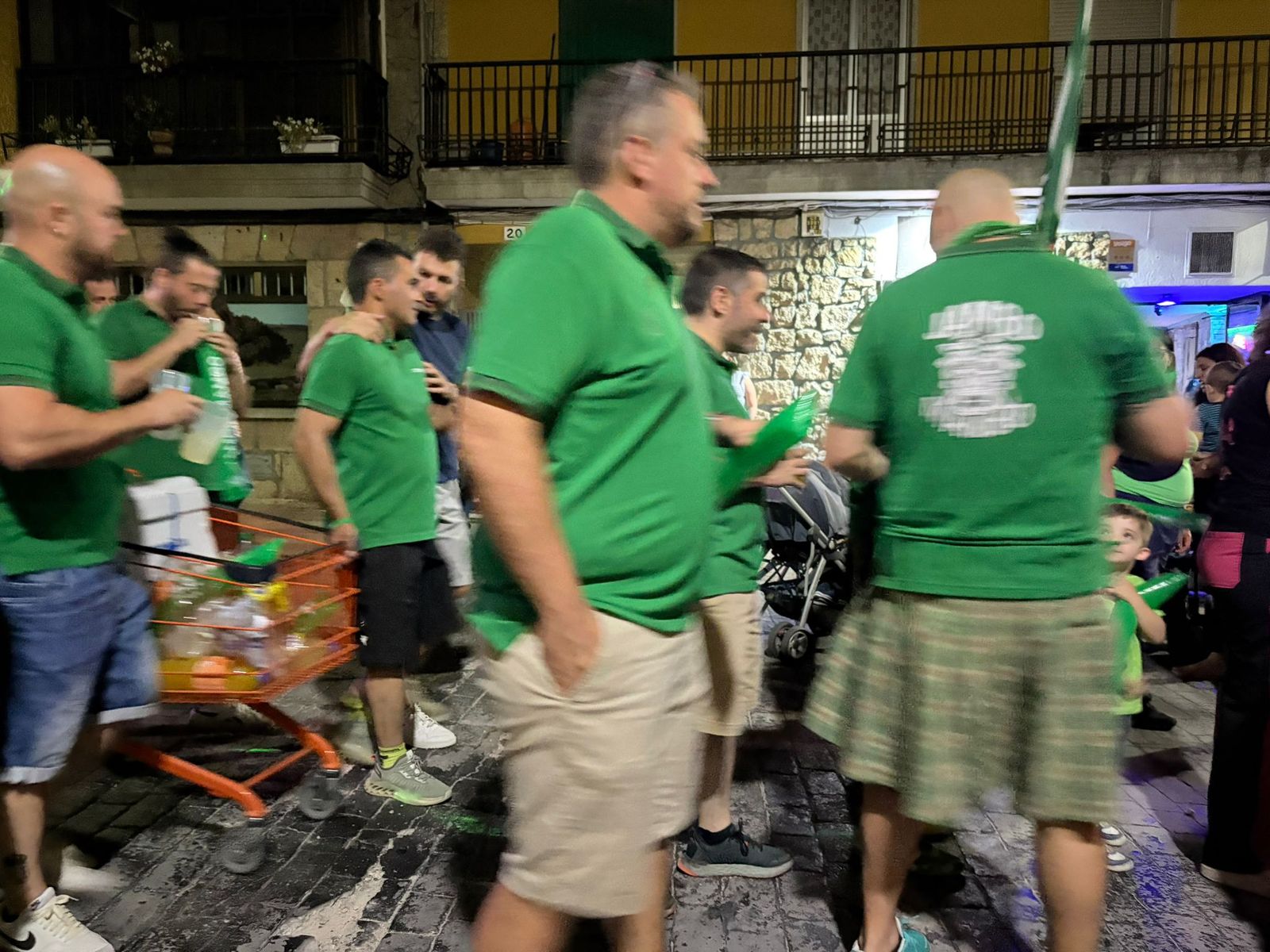 Desfile de peñas de Aldeadávila