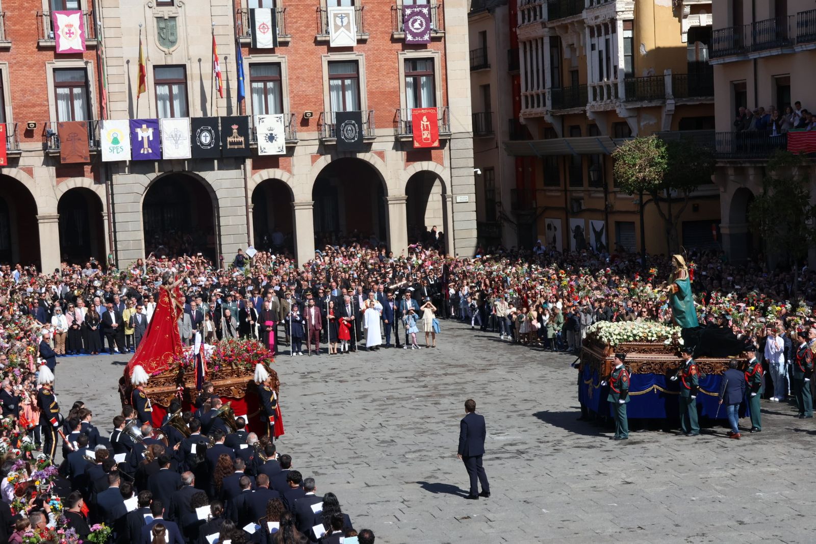 GALERÍA | Revive en imágenes la procesión de la Santísima Resurrección