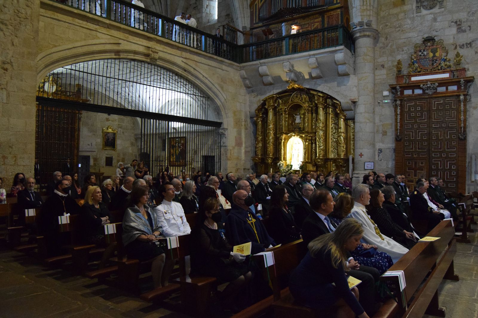 la-real-cofradia-de-caballeros-cubicularios-recibe-a-sus-nuevos-miembros-37