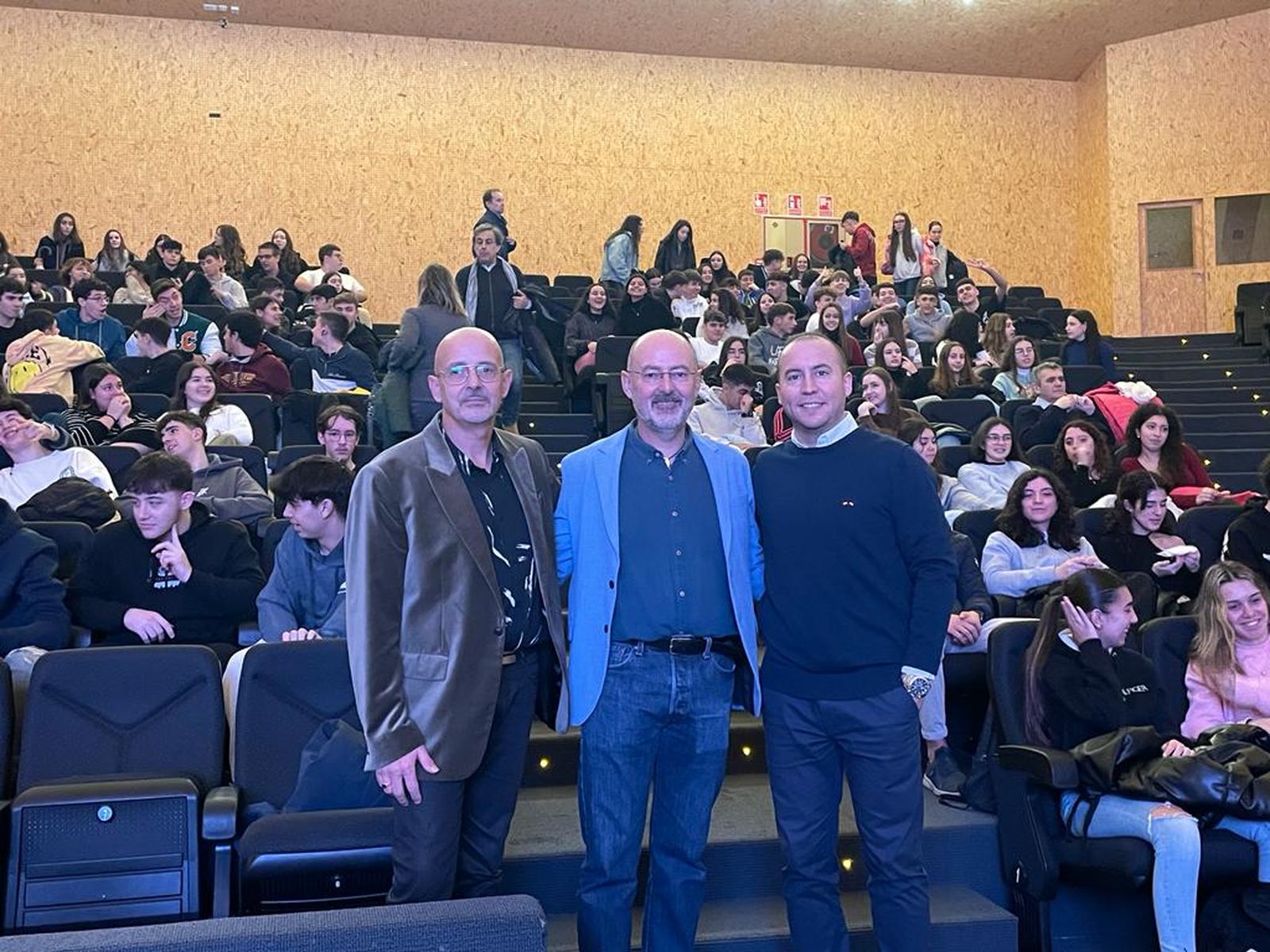 Con cierto aire filosófico