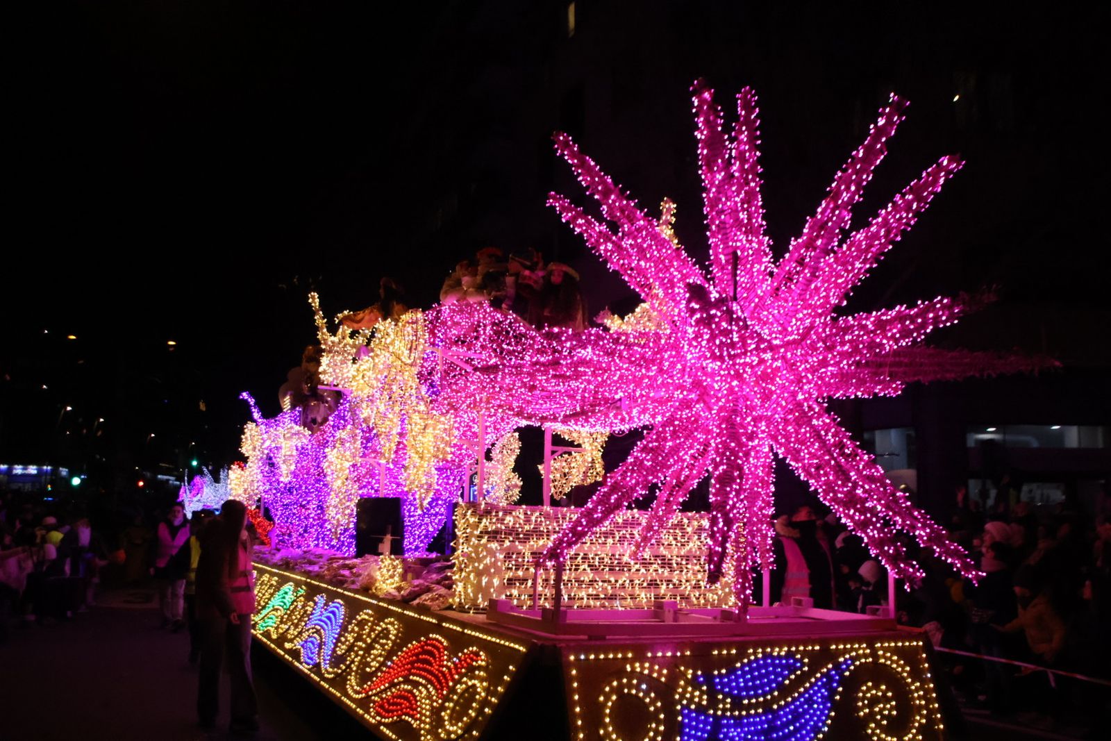 Los Reyes Magos recorren las calles de Salamanca en la Cabalgata 2026