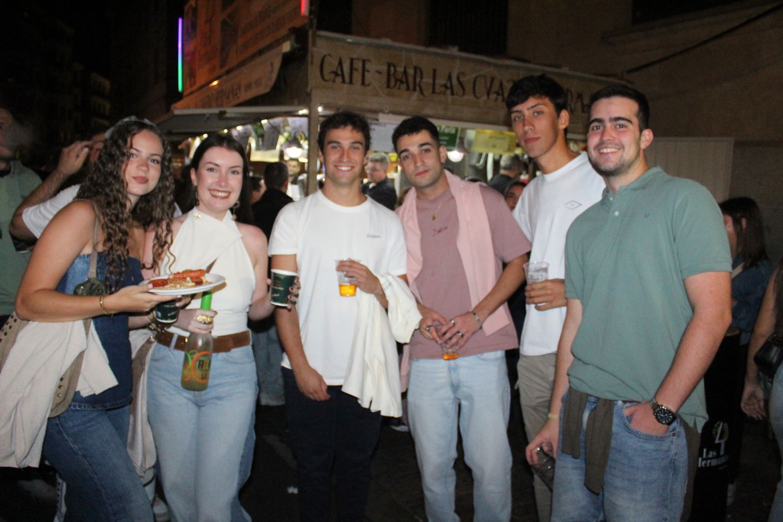 Ambiente en la Feria de Día en la tarde de este jueves