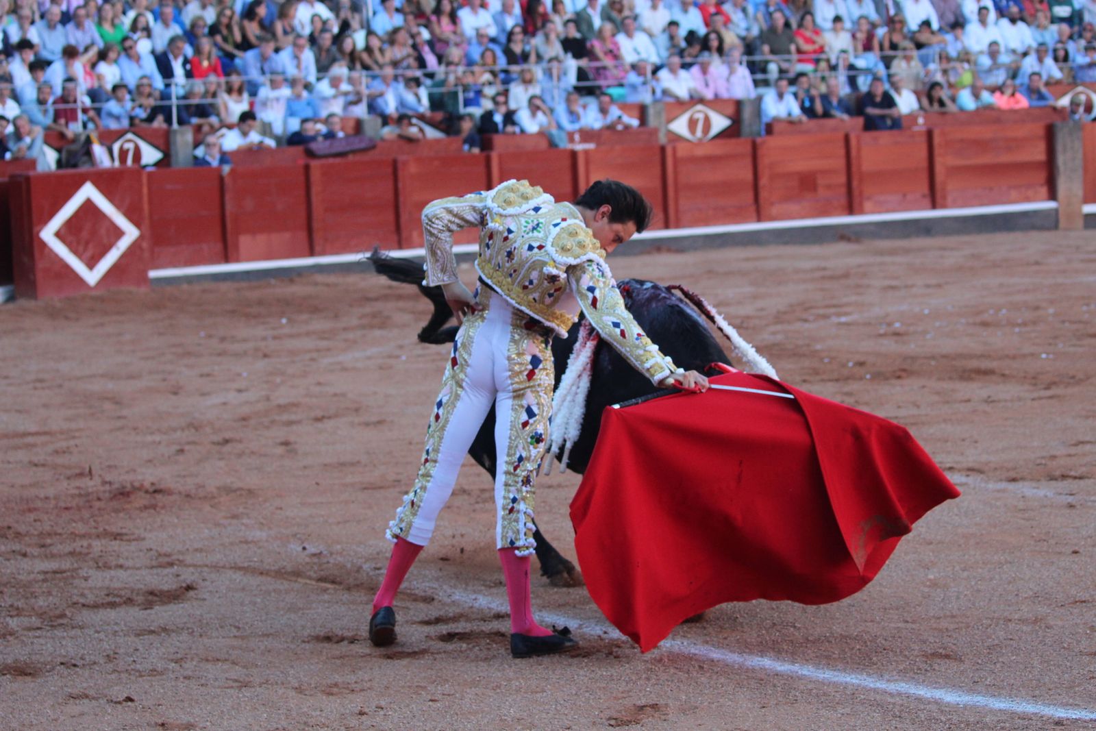 Emilio de Justo, Juan Ortega y Roca Rey inauguran el cartel de figuras en la feria de Salamanca: la corrida de Garcigrande en imágenes