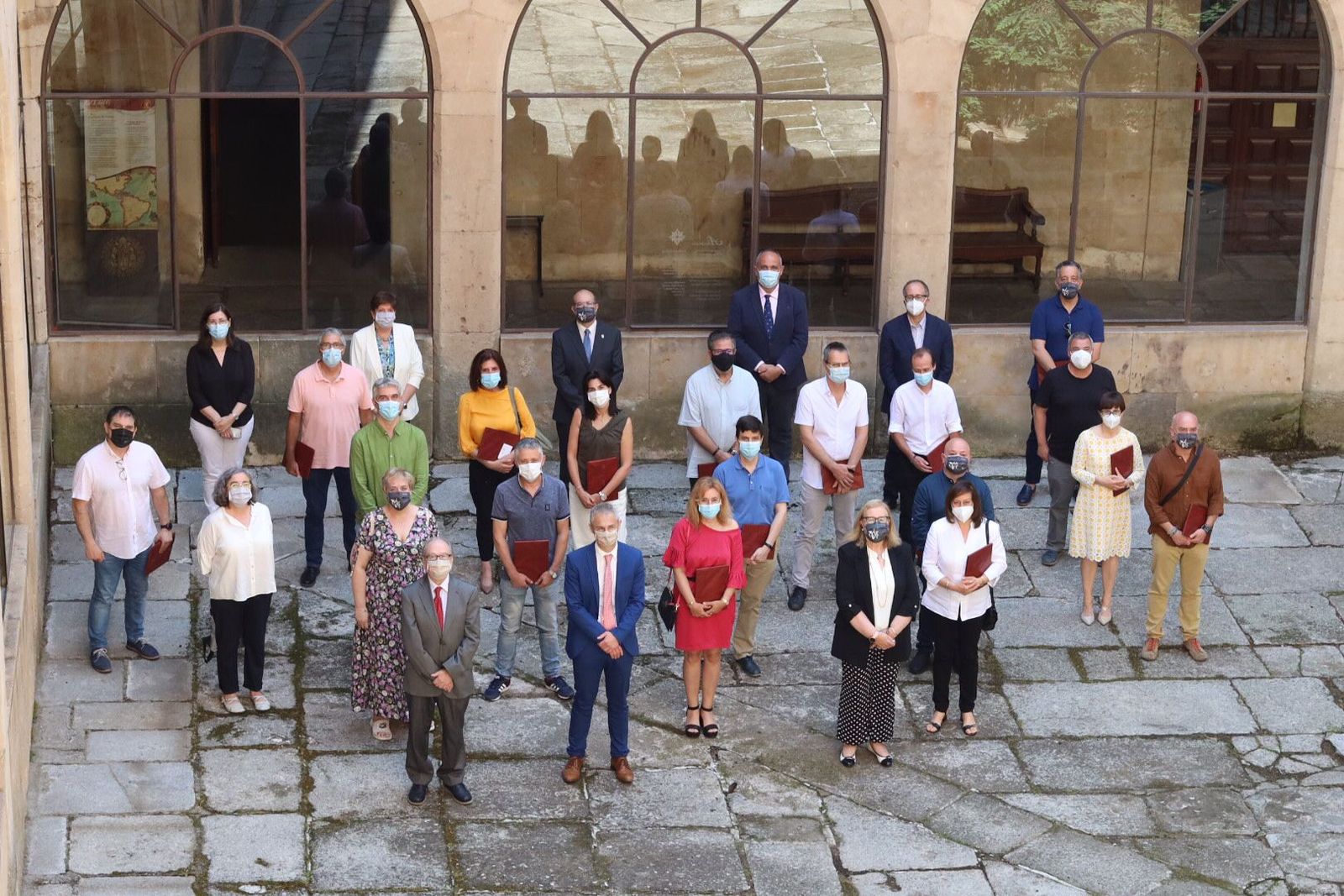 Universidad acto de entrega de las distinciones del año 2021 al Personal de Administración y Servicios (3)