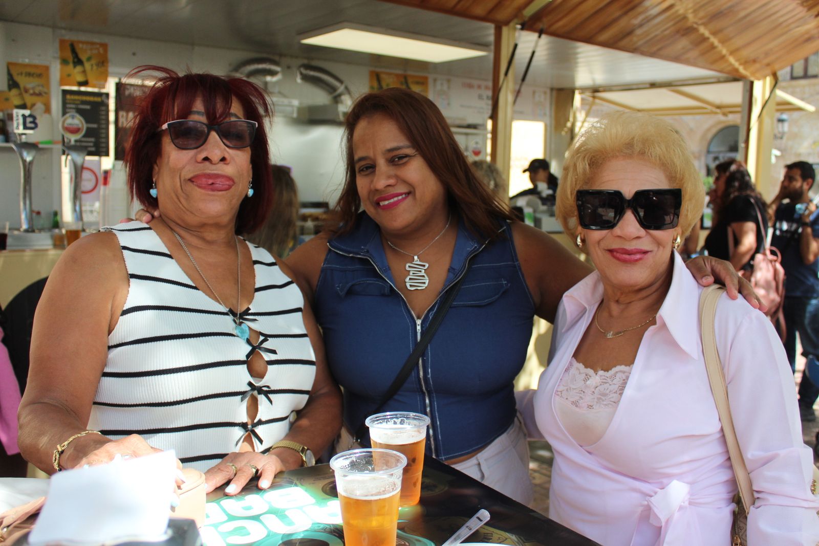 Ambiente en la Feria de Día en el mediodía de este