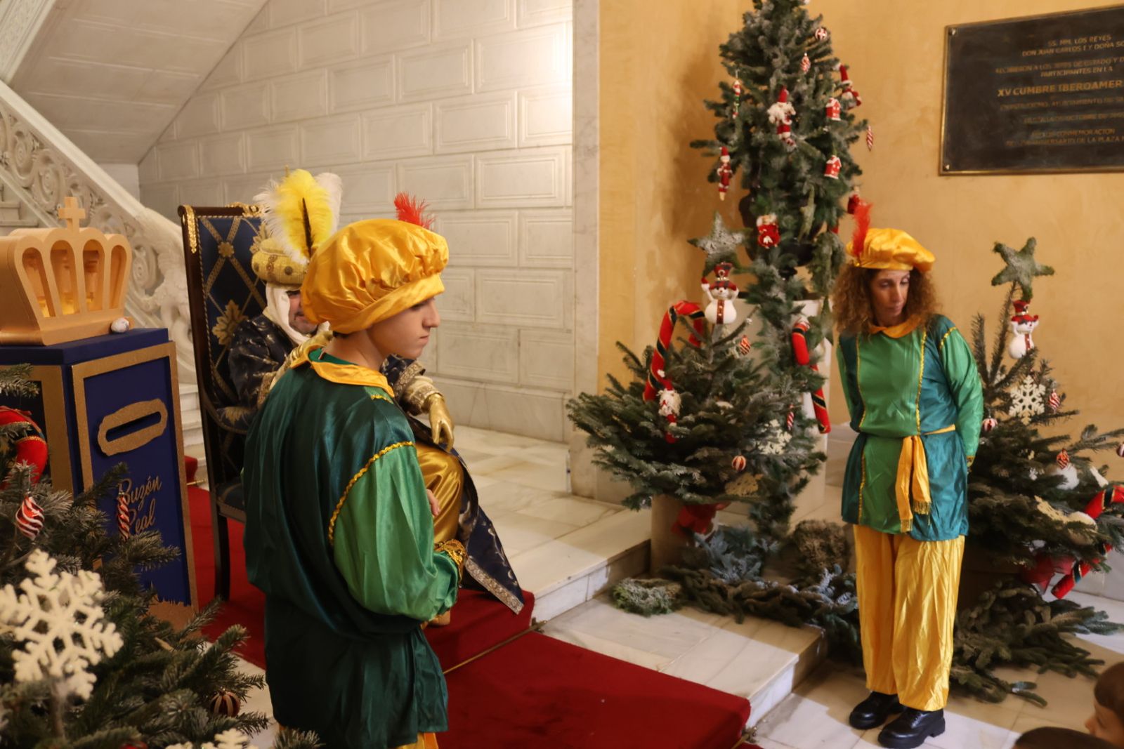 El Cartero Real sigue recogiendo las cartas con los deseos de los niños de Salamanca antes de la noche del 5 de enero