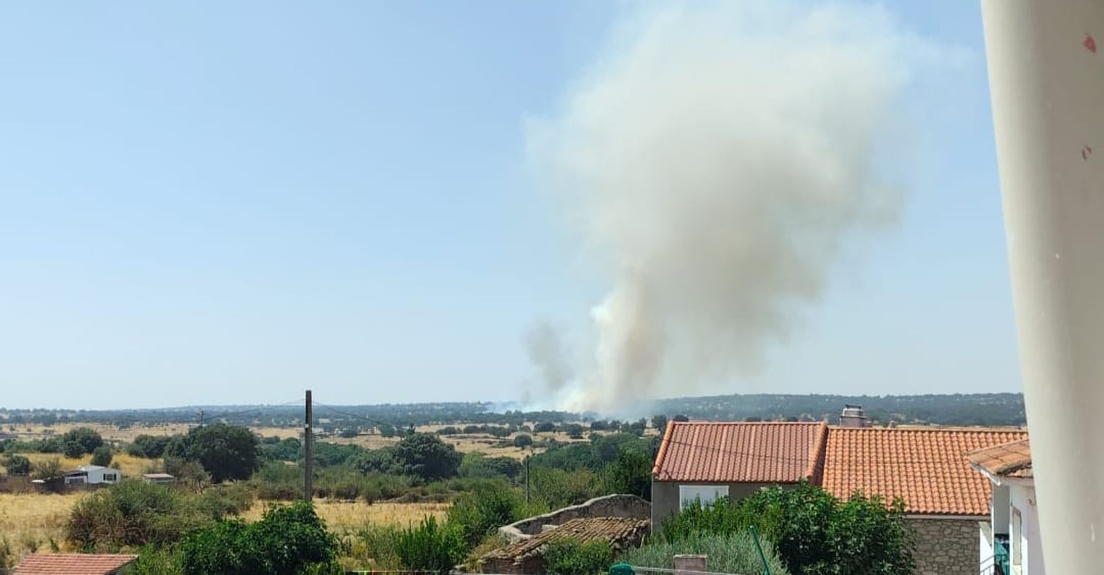 Se reaviva el incendio de Cipérez, en San Cristonal de los Mochuelos