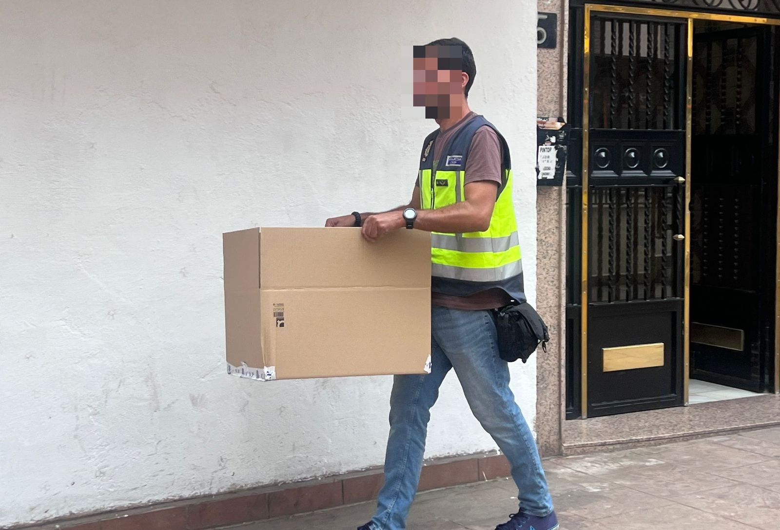 Un detenido en una operación de Policía Nacional en el barrio Vidal (2).jpeg