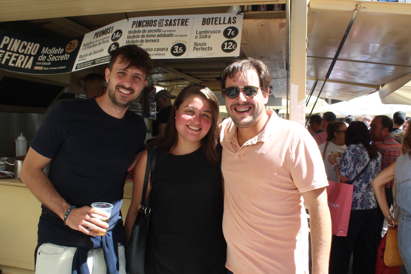 Ambiente en la Feria de Día en el mediodía de este jueves