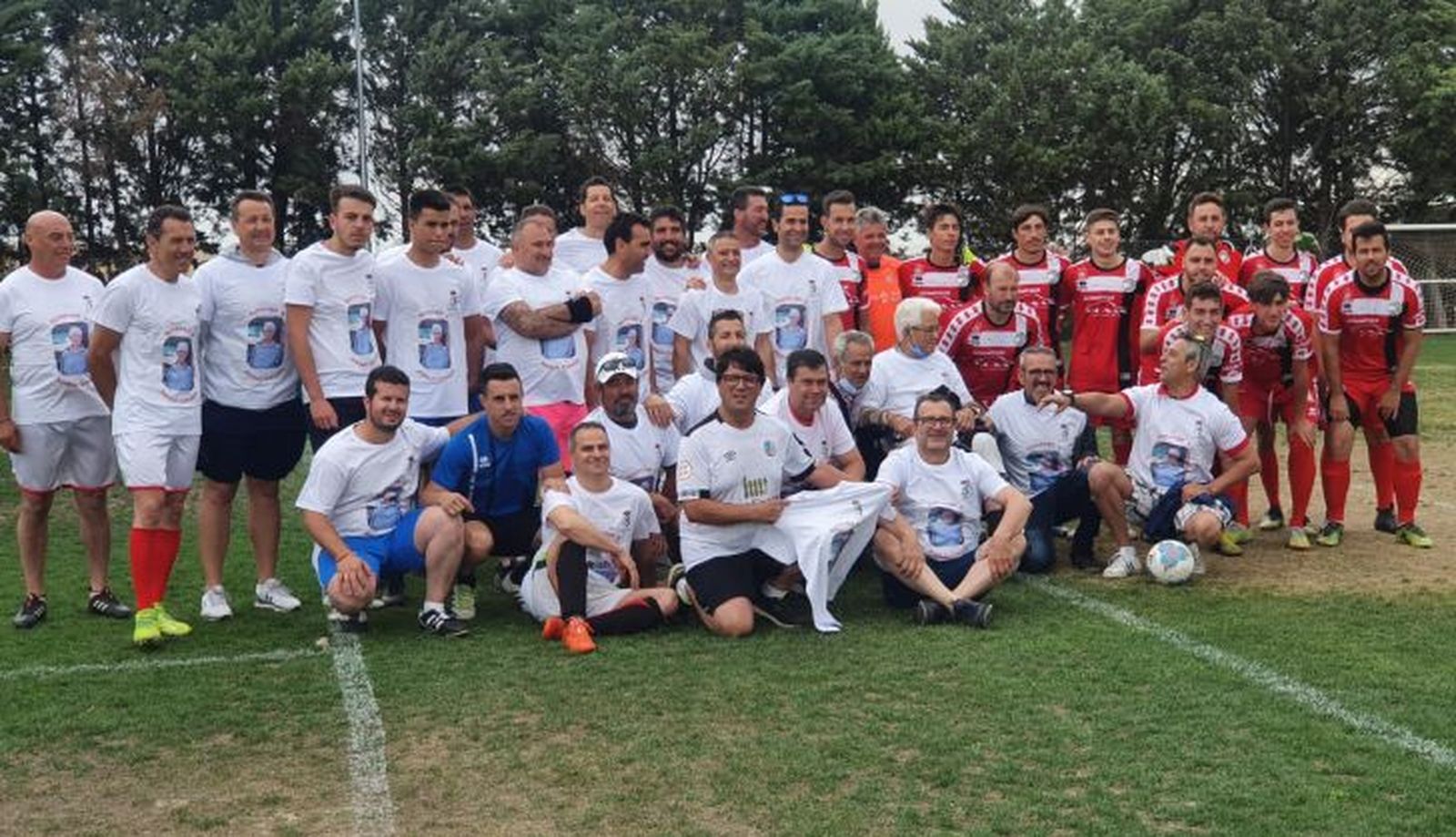 Joaquín Grimaldo es homenajeado en Doñinos y dará nombre al campo de fútbol de la localidad | Salamanca 24 Horas