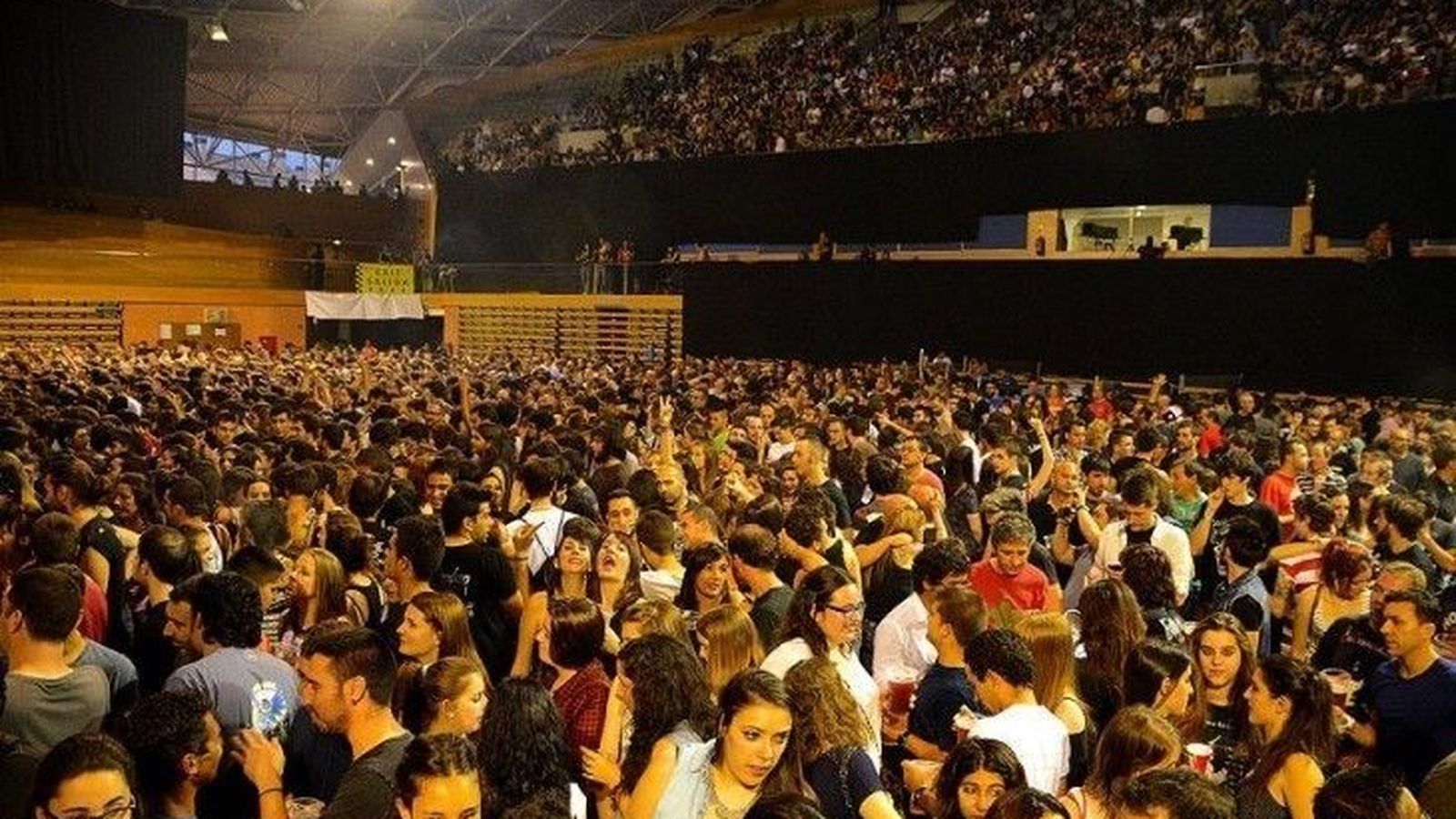 Un multitudinario concierto de Extremoduro abre las fiestas de San Juan de Sahagún