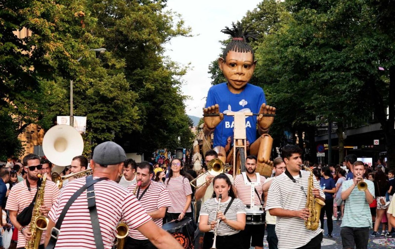 Nana y Percusionistas de Supervivientes y una marioneta gigante que se podrá ver en la Plaza Mayor. Foto: FACYL