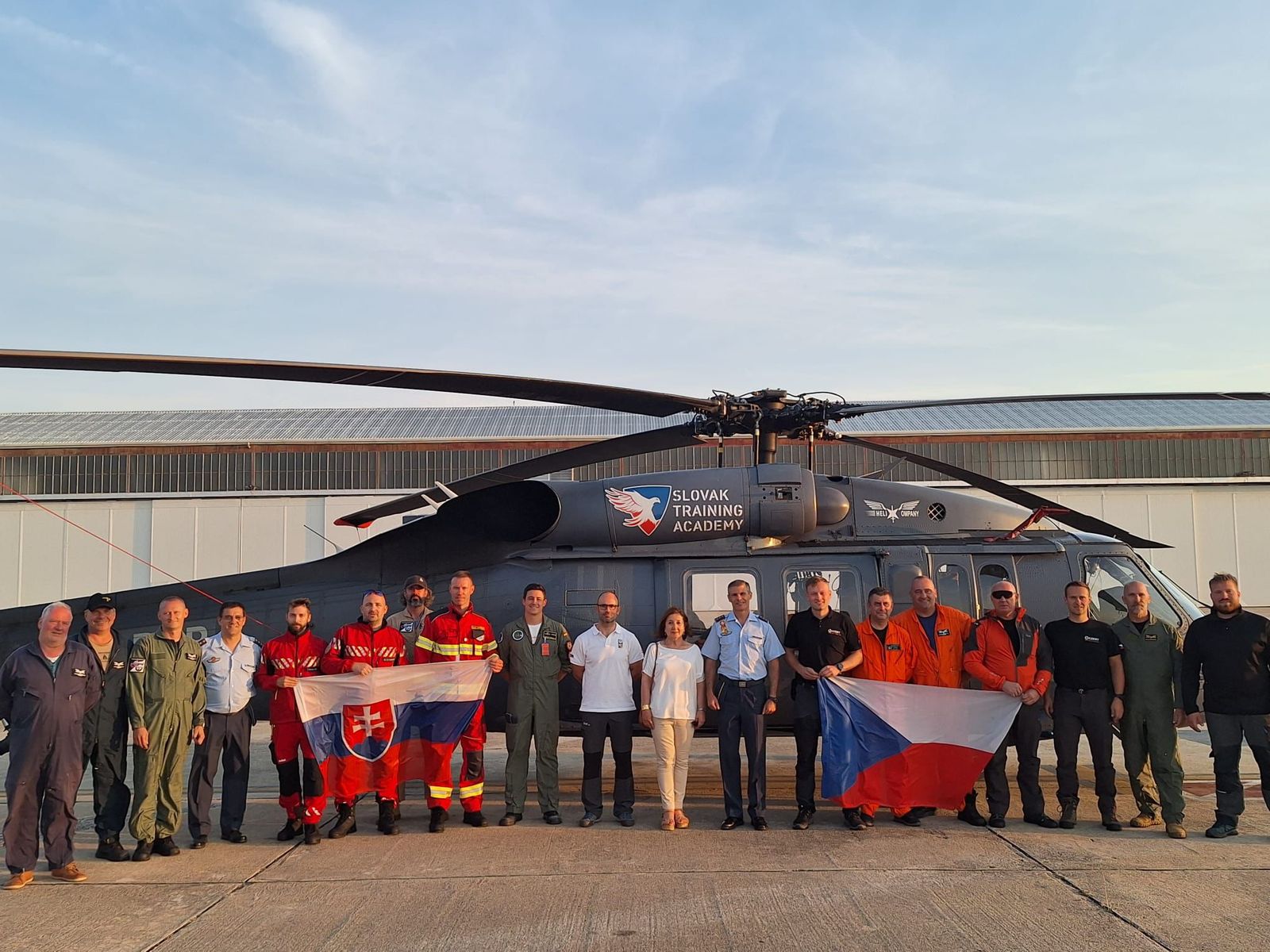 Helicópteros BlackHawk han llegado a la base aérea de Matacán