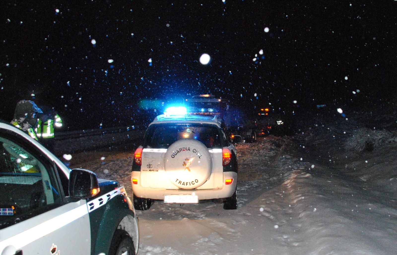 La Guardia Civil actúa en el temporal de nieve