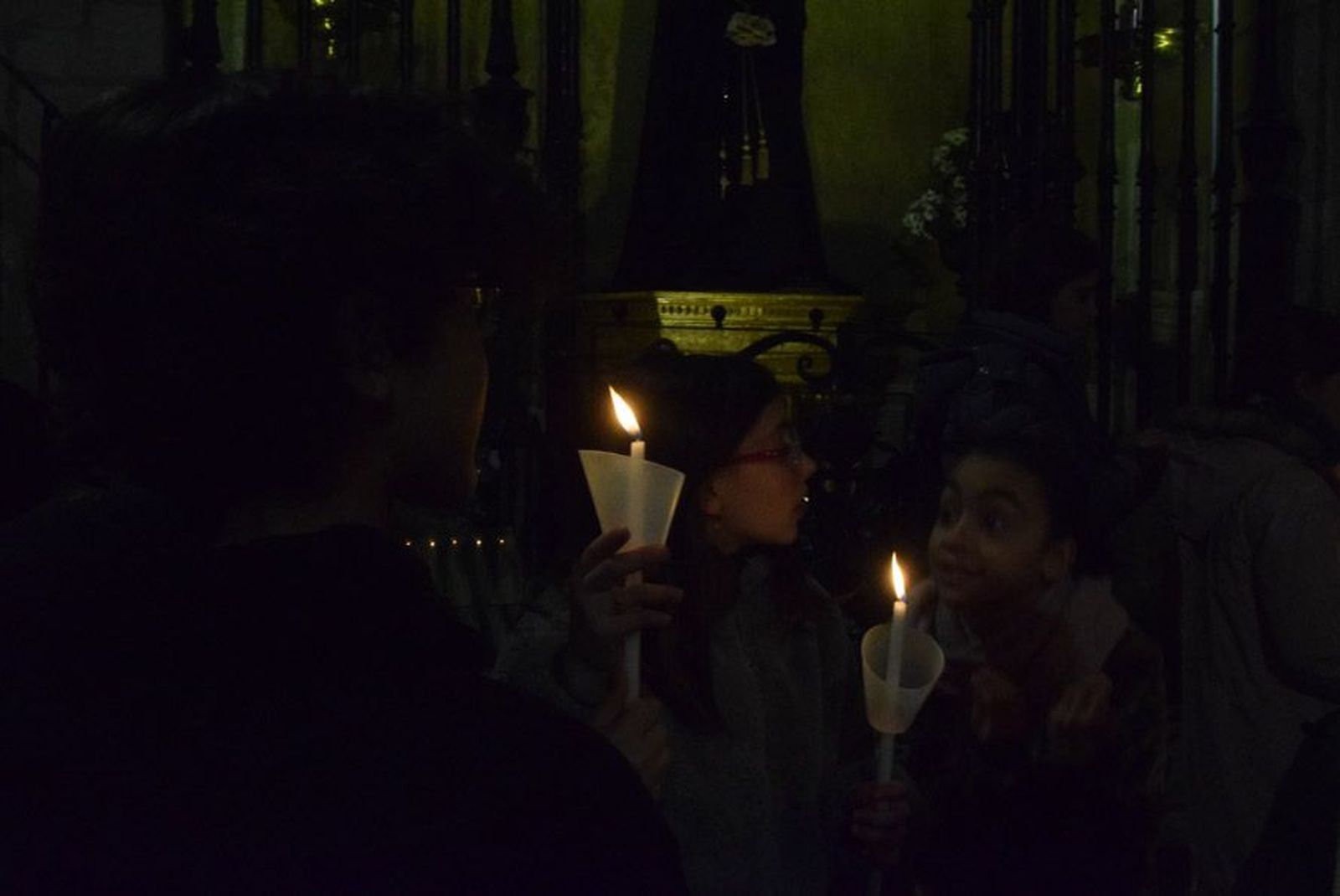 las-candelas-vuelven-a-unir-la-iglesia-de-san-juan-con-la-de-san-vicente-22