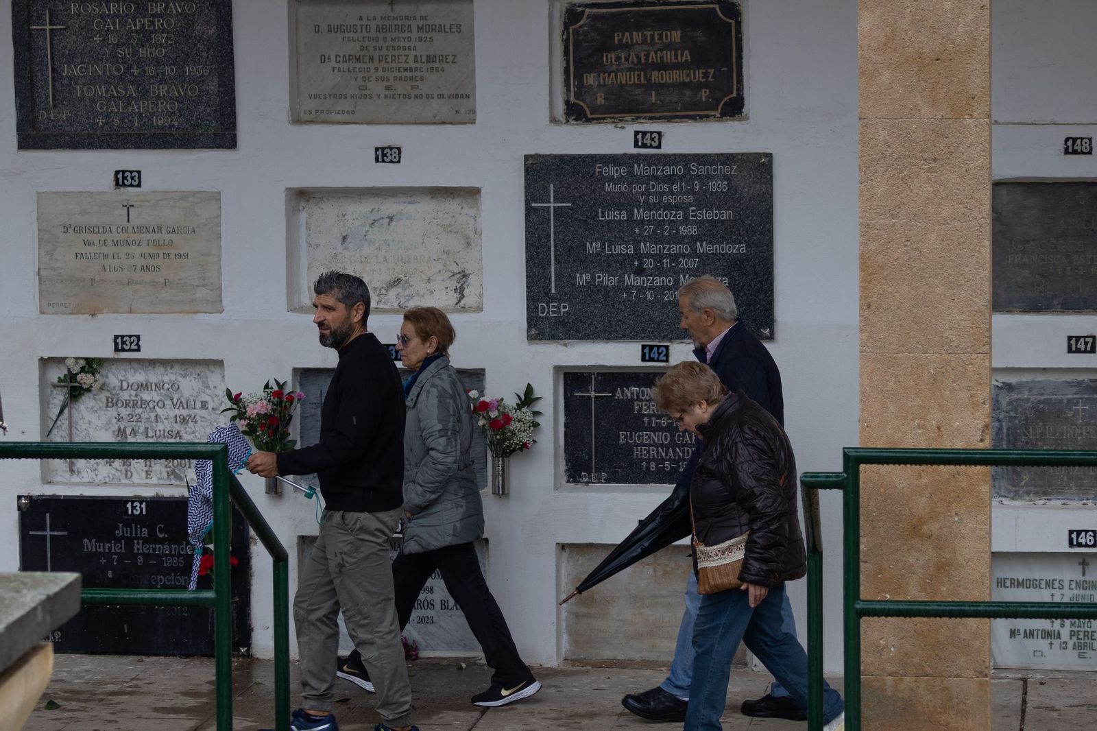 Lluviosa mañana de todos los santos en el Cementerio San Carlos Borromeo de Salamanca