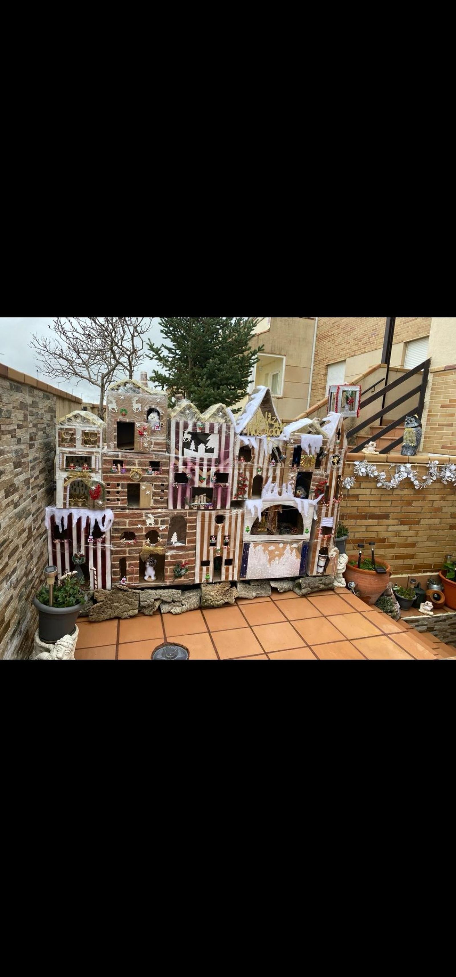 f-m-m-decoracion-navidena-en-una-vivienda-situada-en-monterrubio-de-la-armuna-3