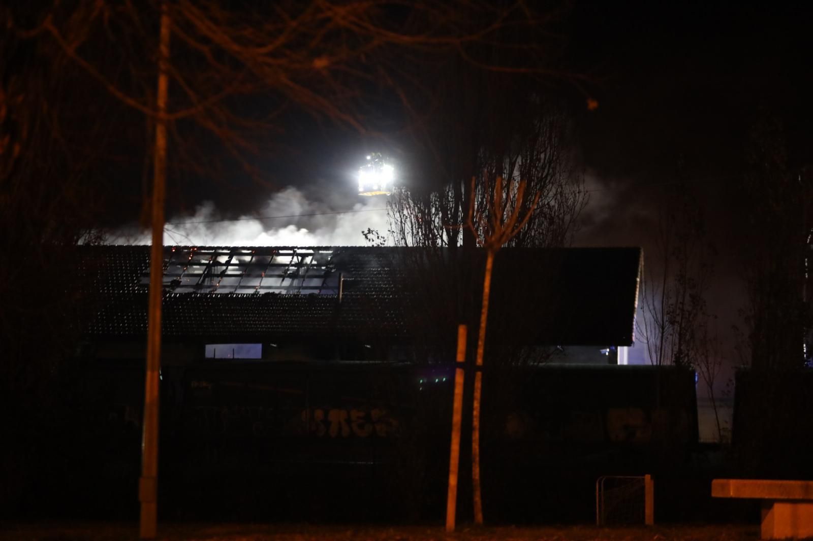 incendio-en-la-estacion-de-trenes-de-tejares-16