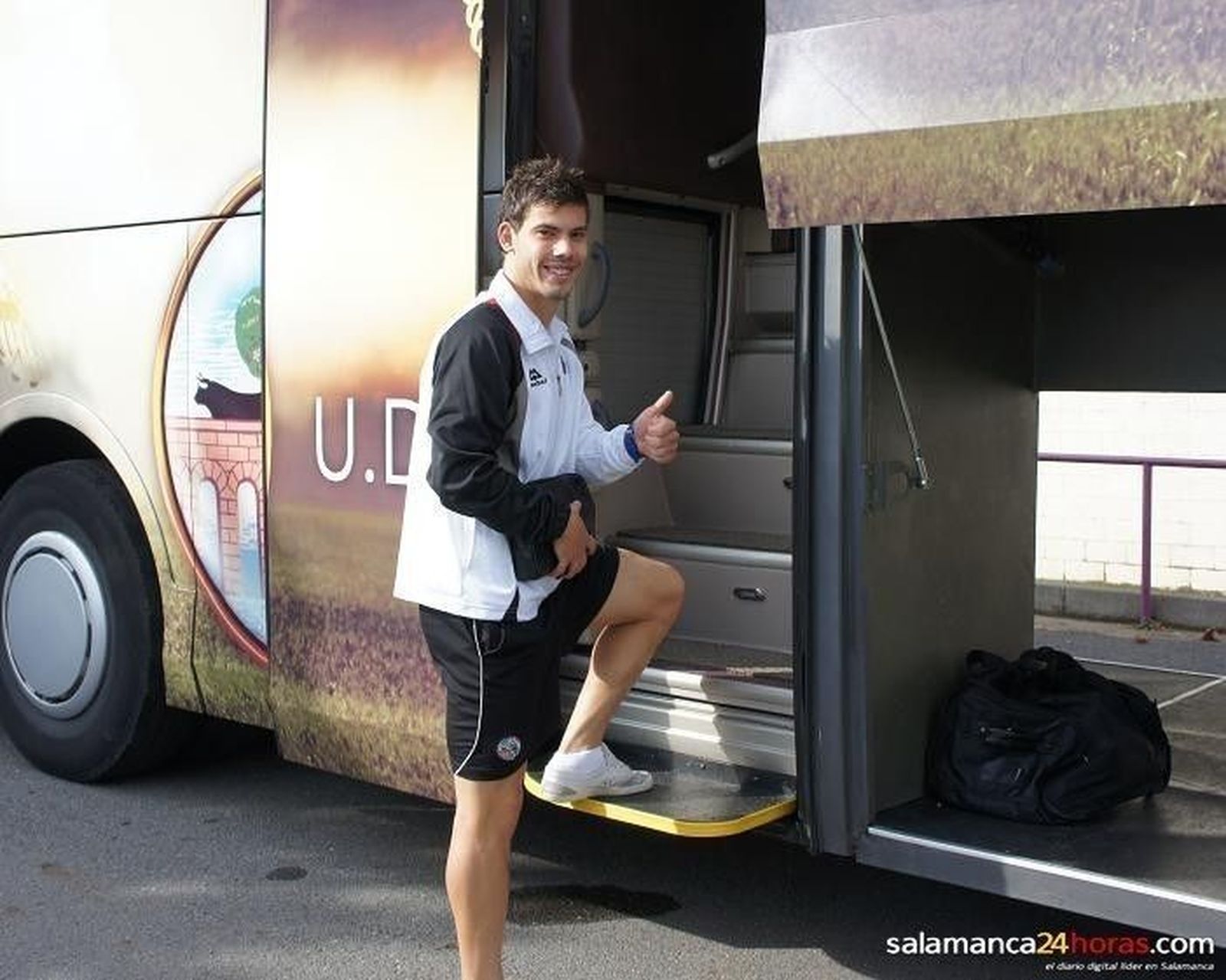 Kike López, con la ropa de la UDS | FOTO SALAMANCA24HORAS.COM