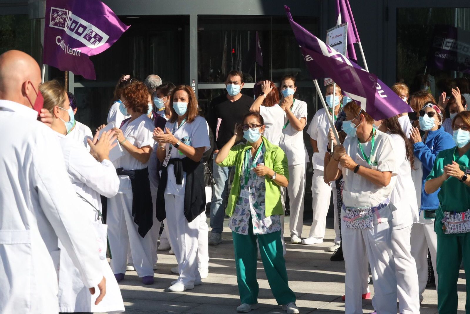 concentracion-tcae-fente-al-nuevo-hospital-universitario-de-salamanca-foto-salamanca24horas-6