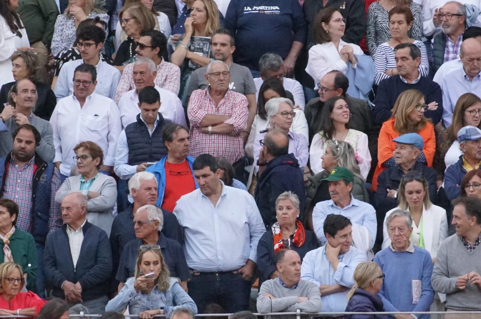 resumen-fotografico-del-ambiente-en-los-tendidos-de-la-glorieta-durante-la-corrida-concurso-22-de-septiembre-fotos-juanes-11