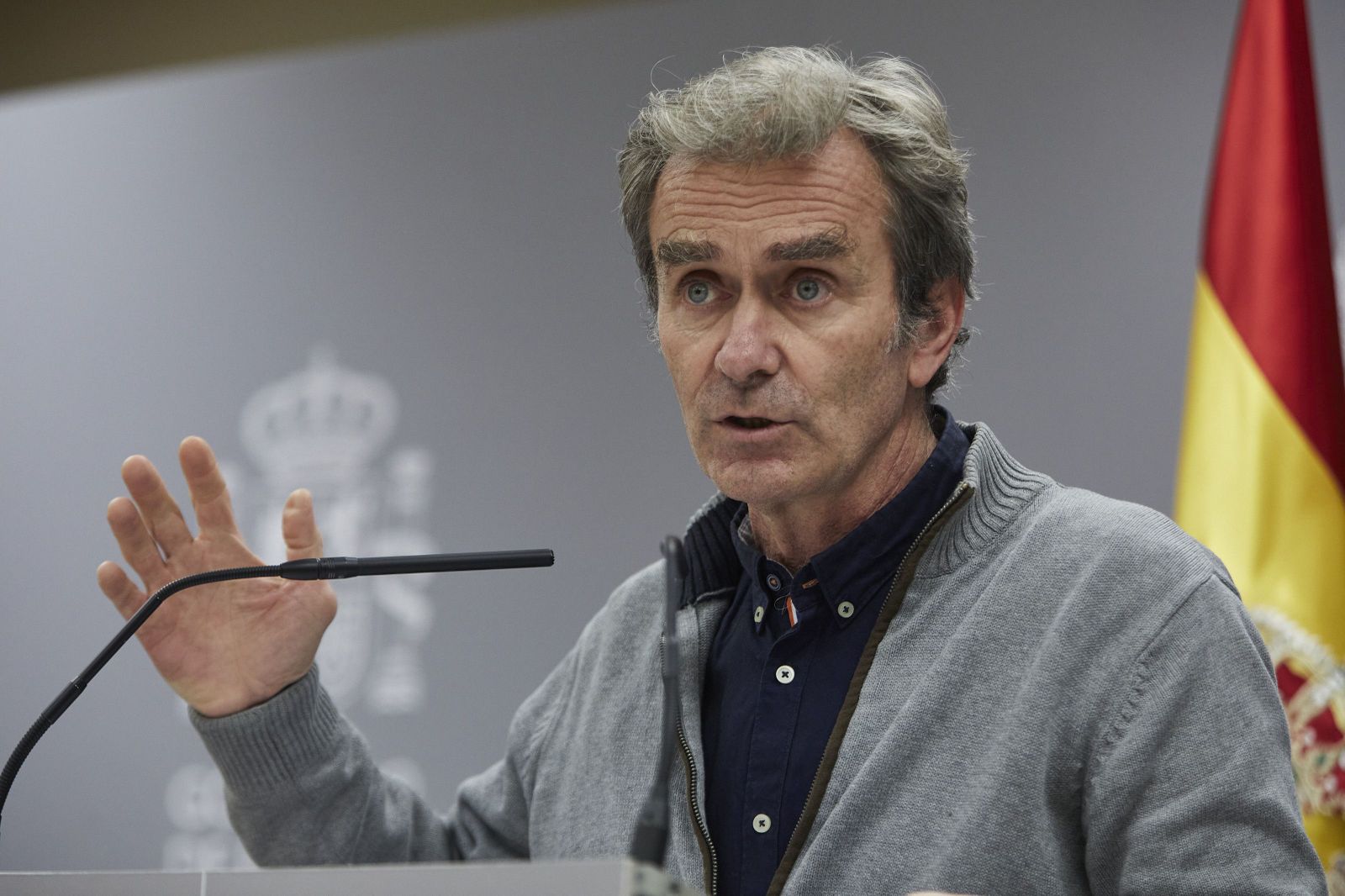 El director del Centro de Coordinación de Alertas y Emergencias Sanitarias (CCAES), Fernando Simón, ofrece una rueda de prensa para informar sobre la evolución de la pandemia de coronavirus, en el