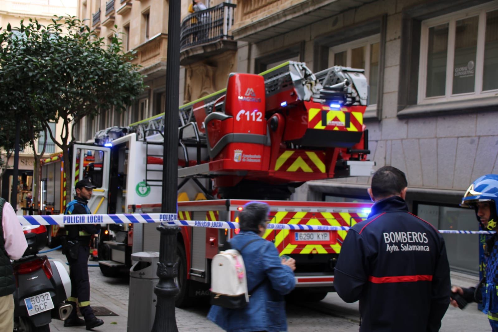 incendio-de-una-vivienda-en-la-calle-rector-lucena-7
