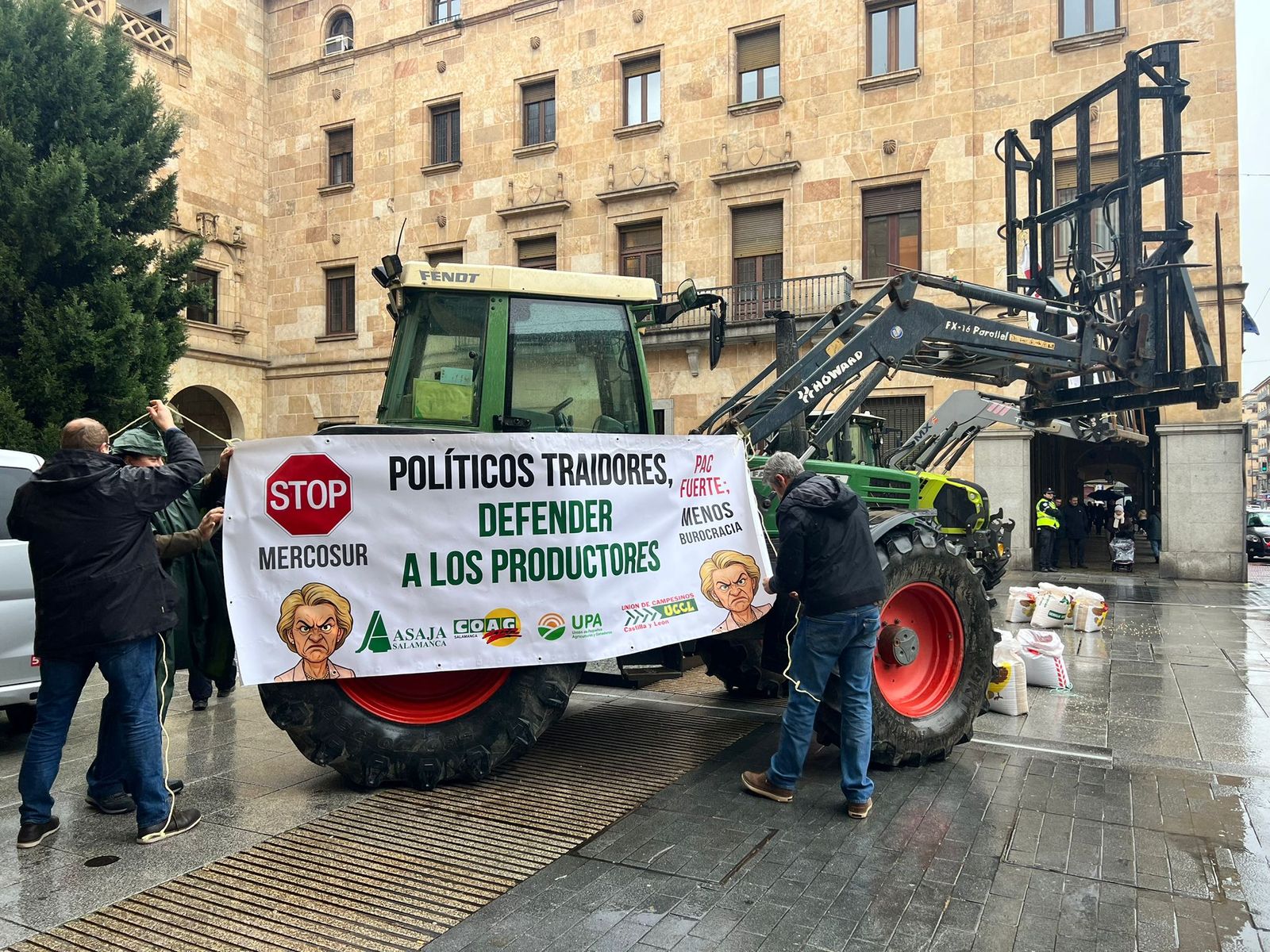El sector de las legumbres y el cereal se manifiesta en Gran Vía contra Mercosur