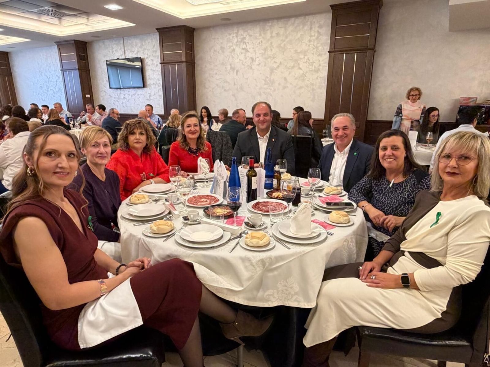 Guijuelo cierra la X Gala Benéfica con una comida solidaria a favor de la AECC