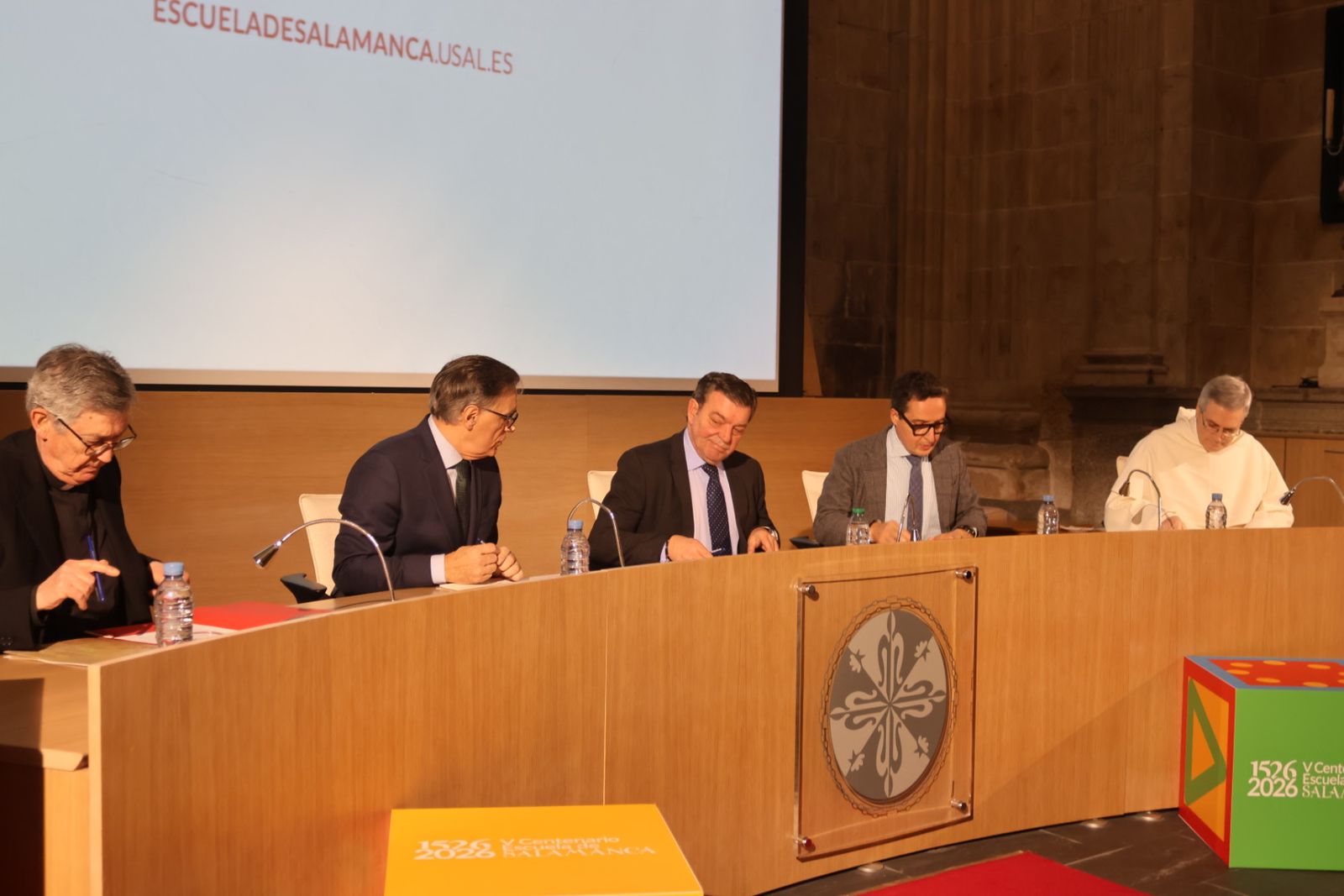 Firma del protocolo de intenciones con motivo de la conmemoración del V Centenario de la Escuela de Salamanca