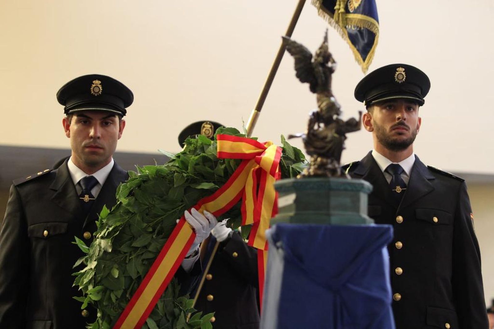 la-policia-nacional-de-salamanca-los-angeles-custodios-76