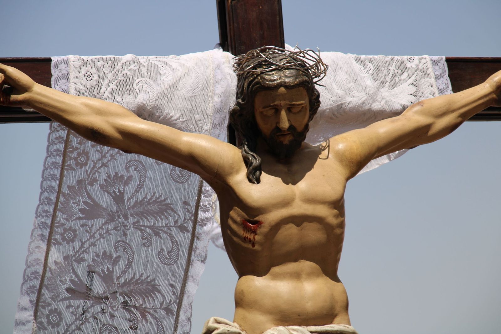 Procesión en honor al Cristo de las Batallas en Castellanos de Moriscos