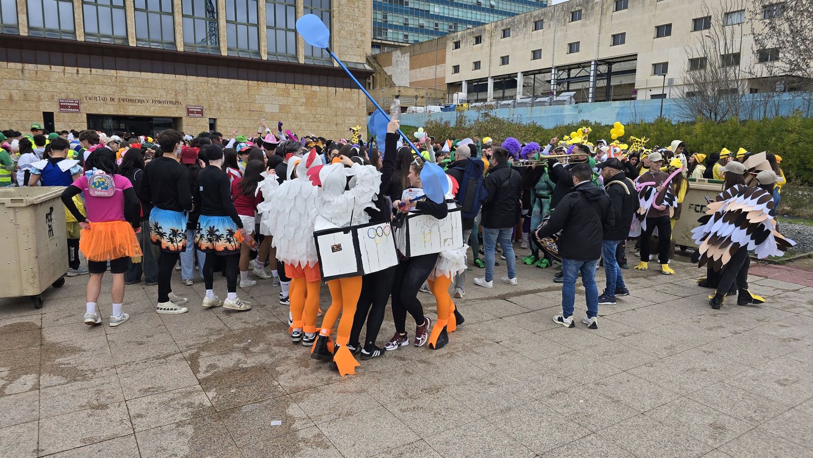 Charanga fiestas Enfermería y Fisioterapia USAL