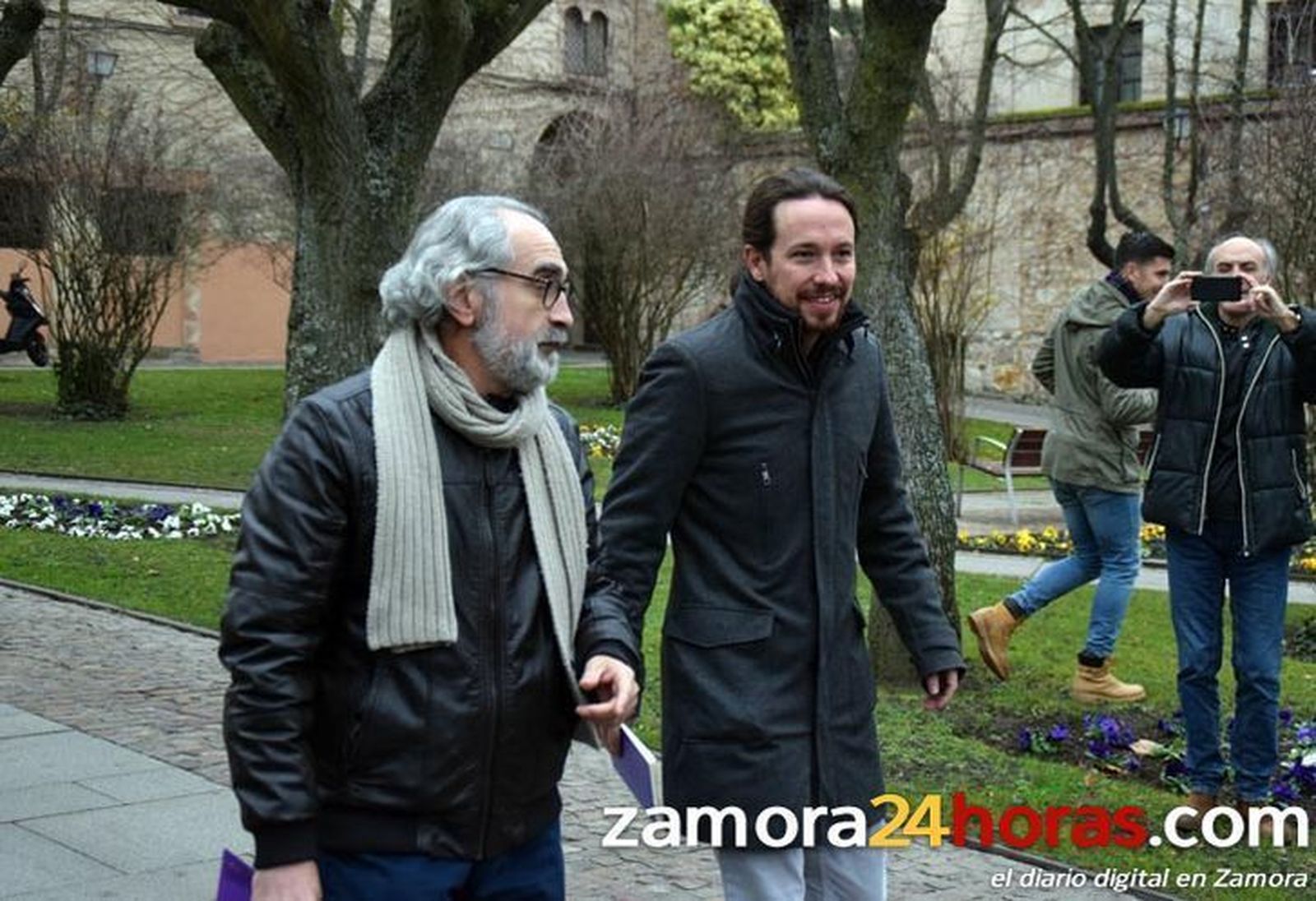 Iglesias pide en Zamora un pacto para sacar adelante una ley de emergencia social