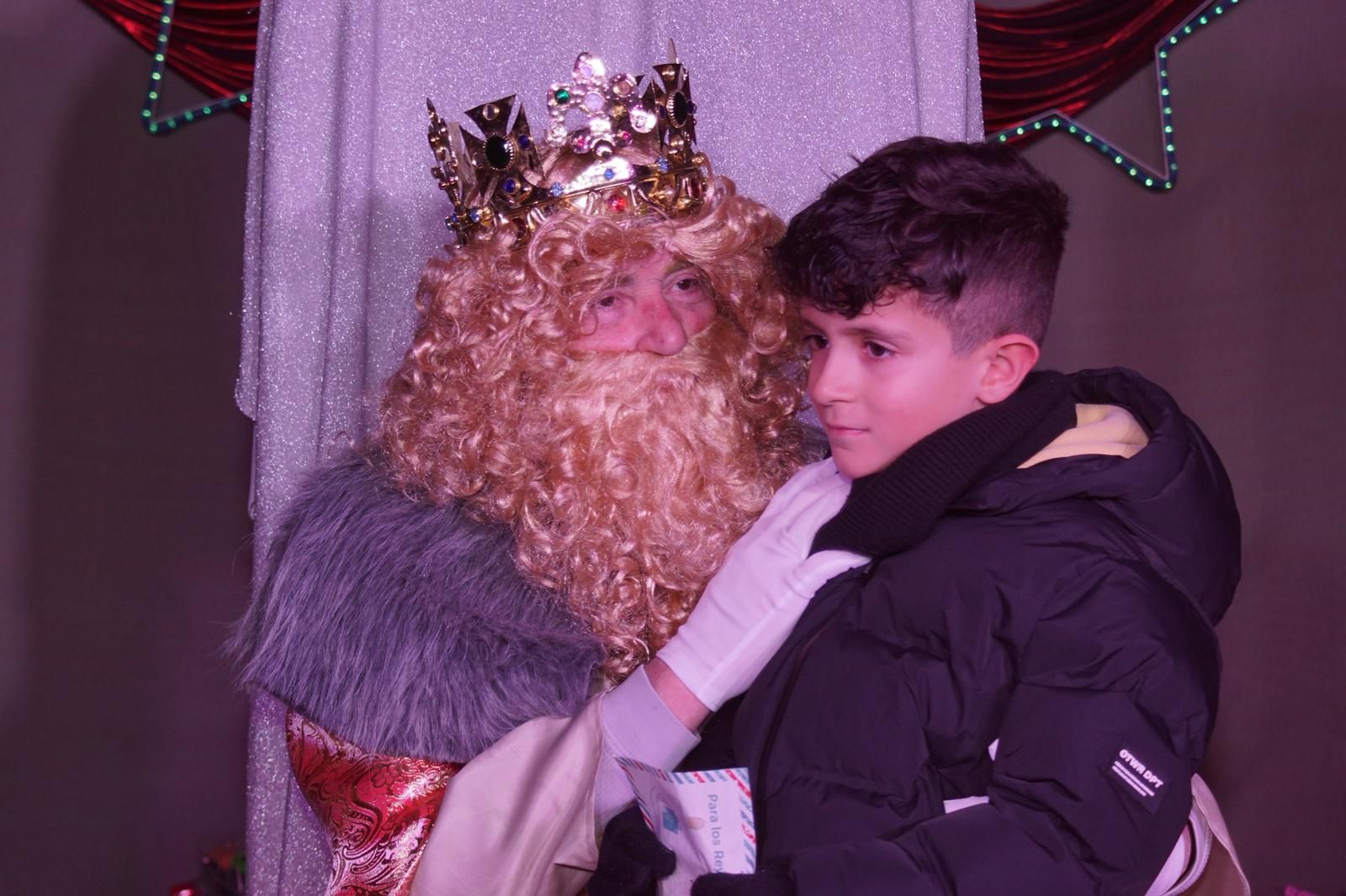 Los Reyes Magos reciben las cartas de los niños de El Encinar